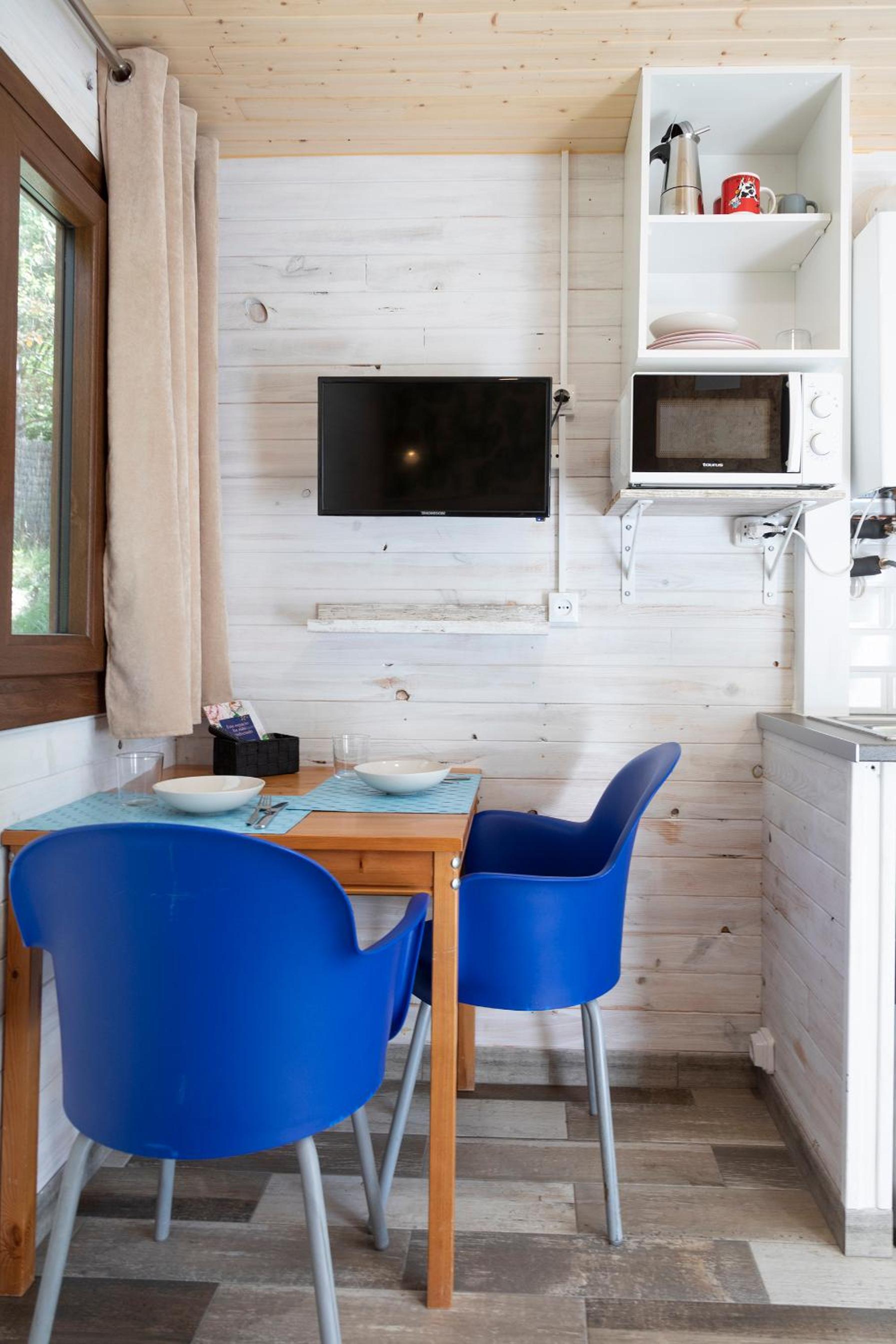 One-Bedroom Cottage - Photo 10