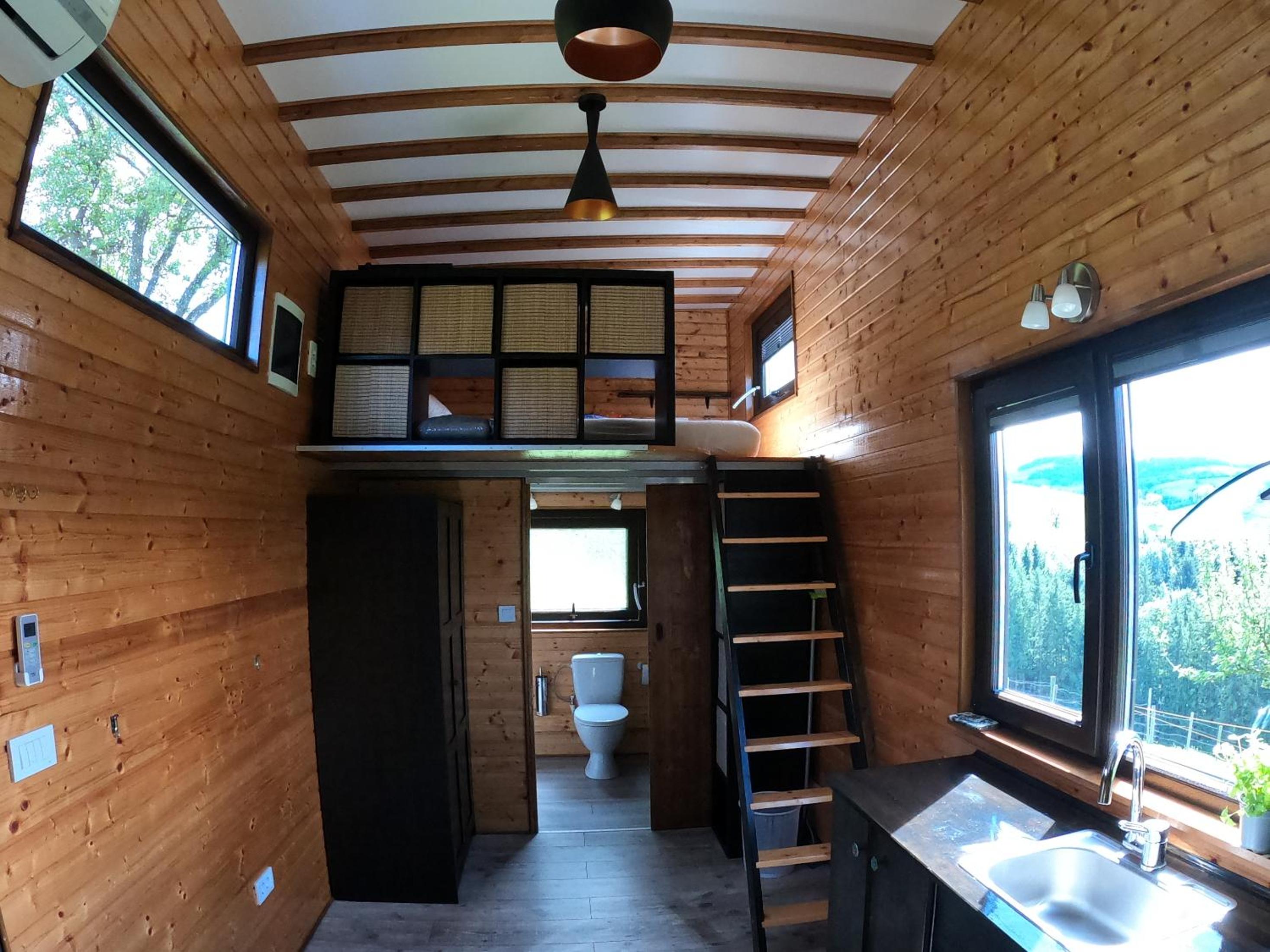 Mobile Home photo 1