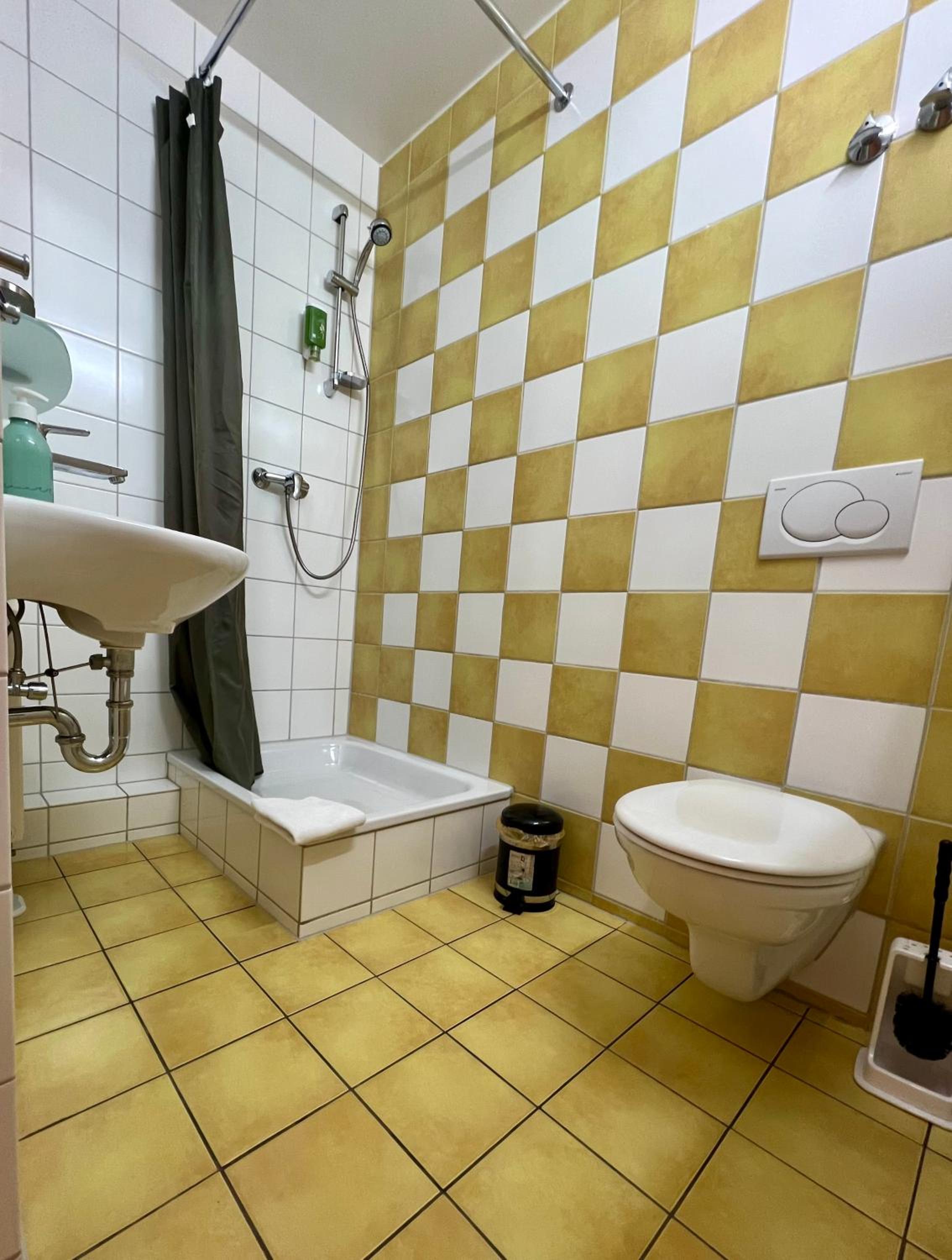Single Room with Private External Bathroom photo 2
