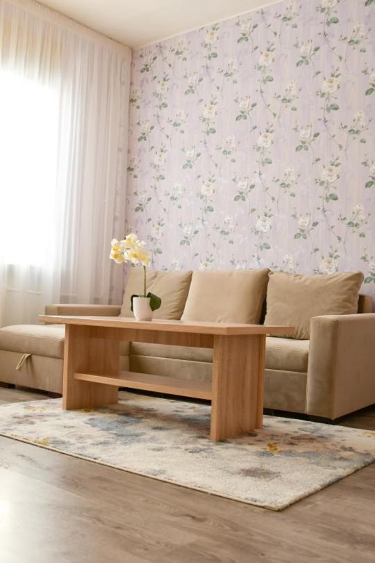 One-Bedroom Apartment - Photo 8