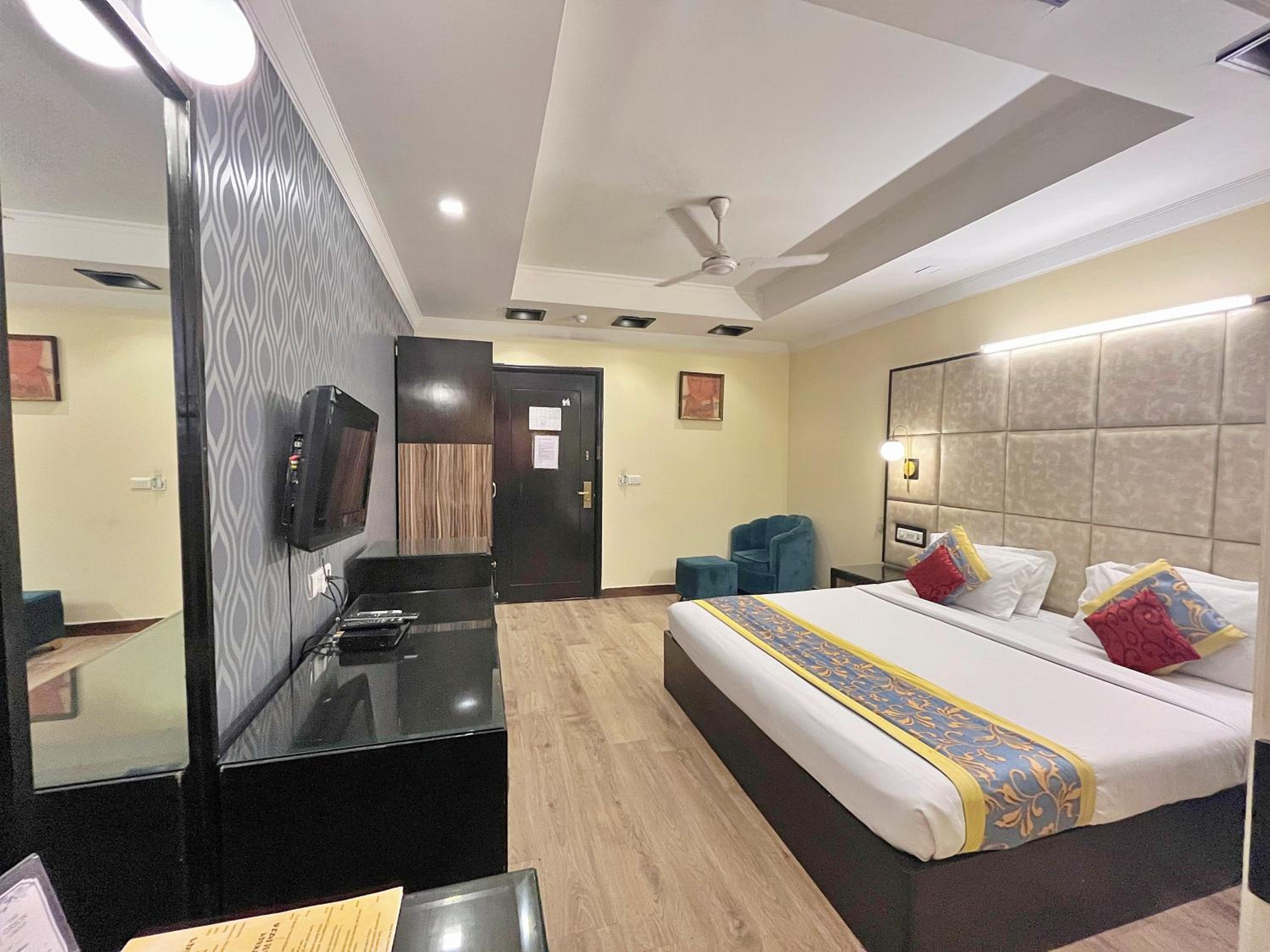 Day Use Room From 11 Am - 6 Pm For Same Day Check In And Check Out With Complimentary Water Bottle And Welcome Drink; 20% Discount On Food - Photo 4