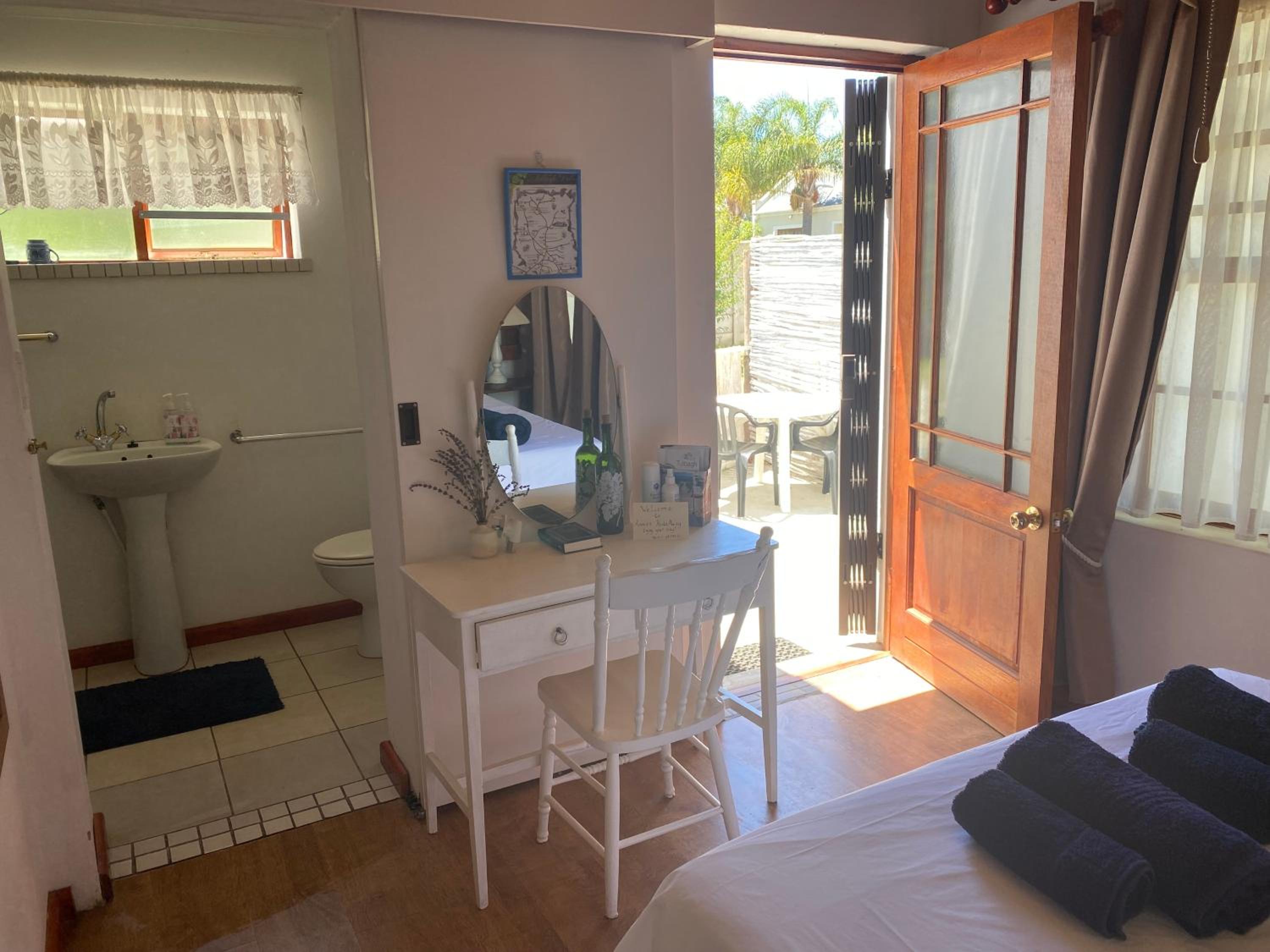Budget Double Room photo 2