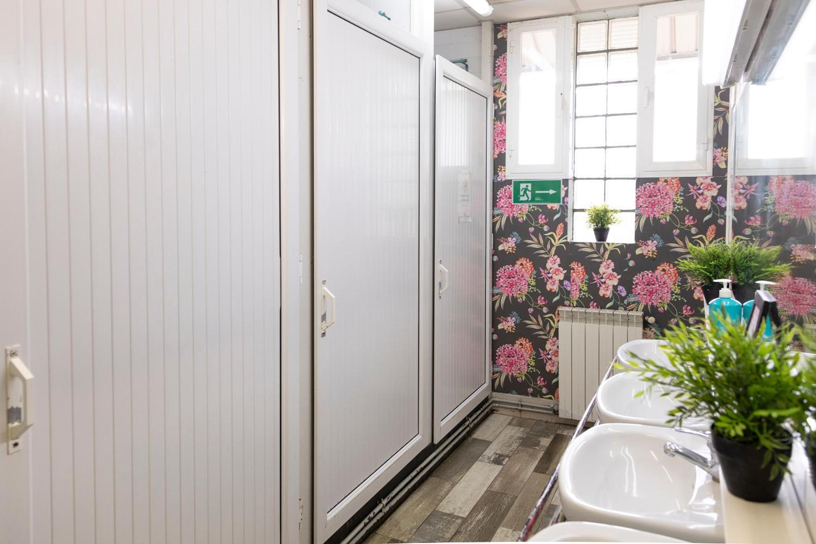 Double Room - Photo 7