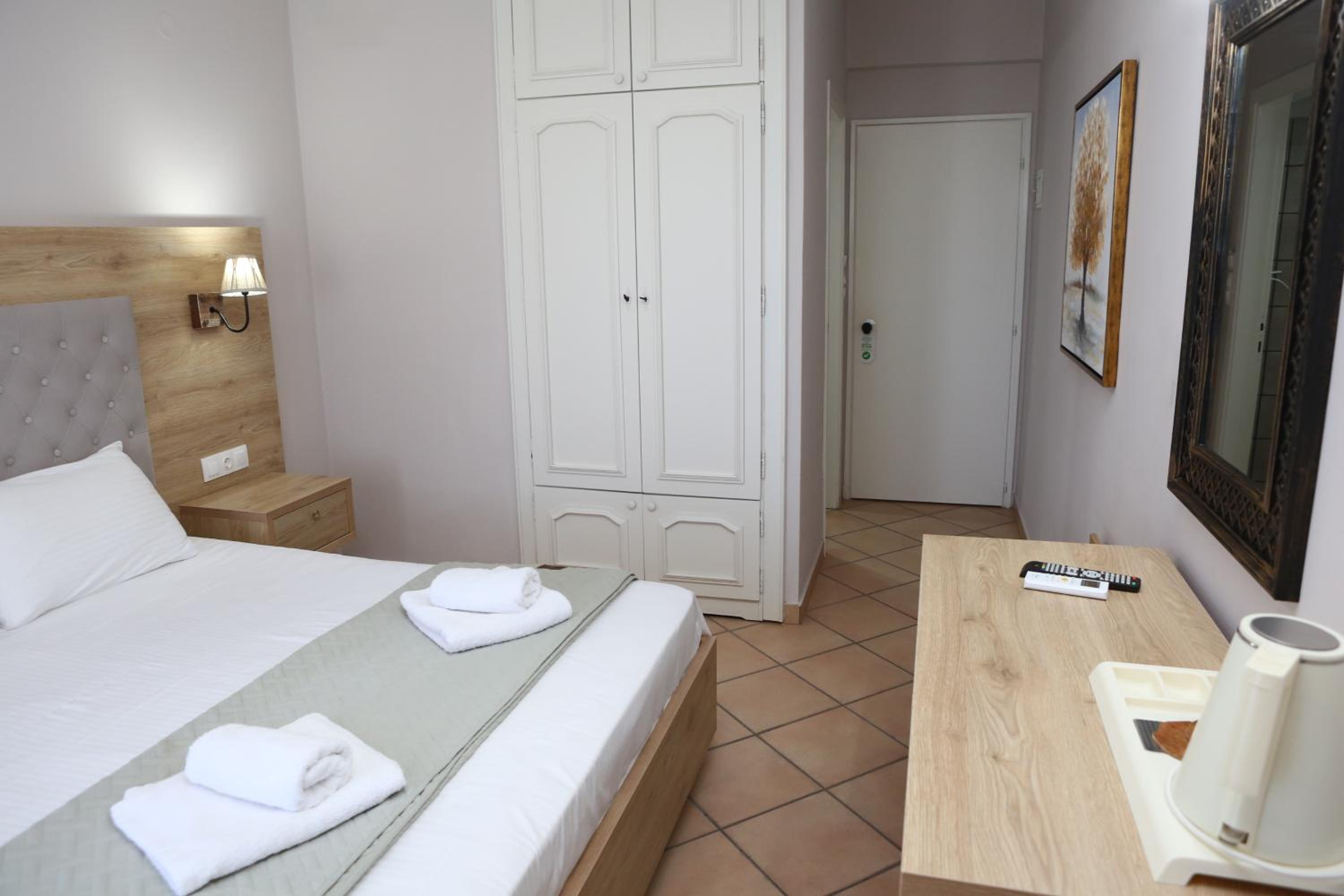Double Room with Mountain View - Photo 5