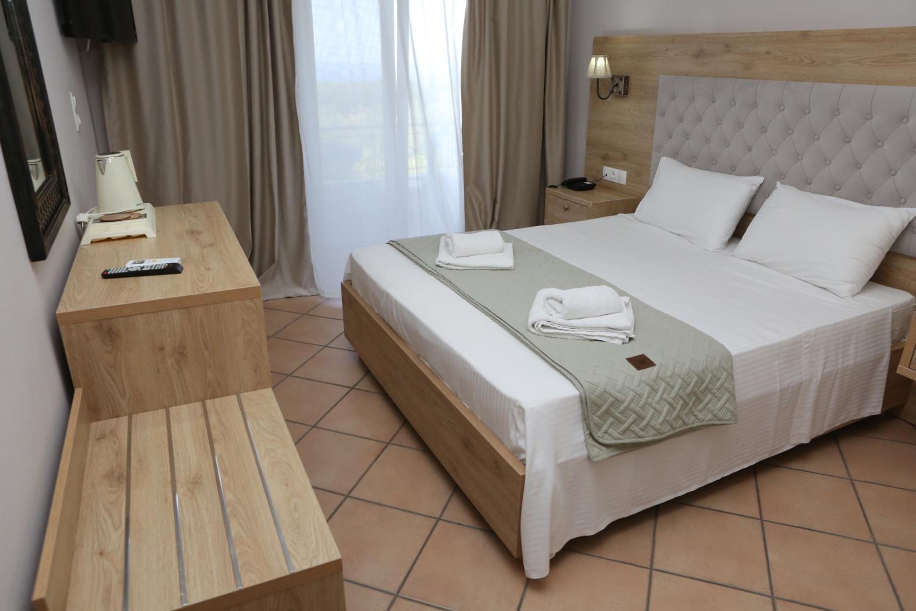 Double Room with Mountain View - Photo 7