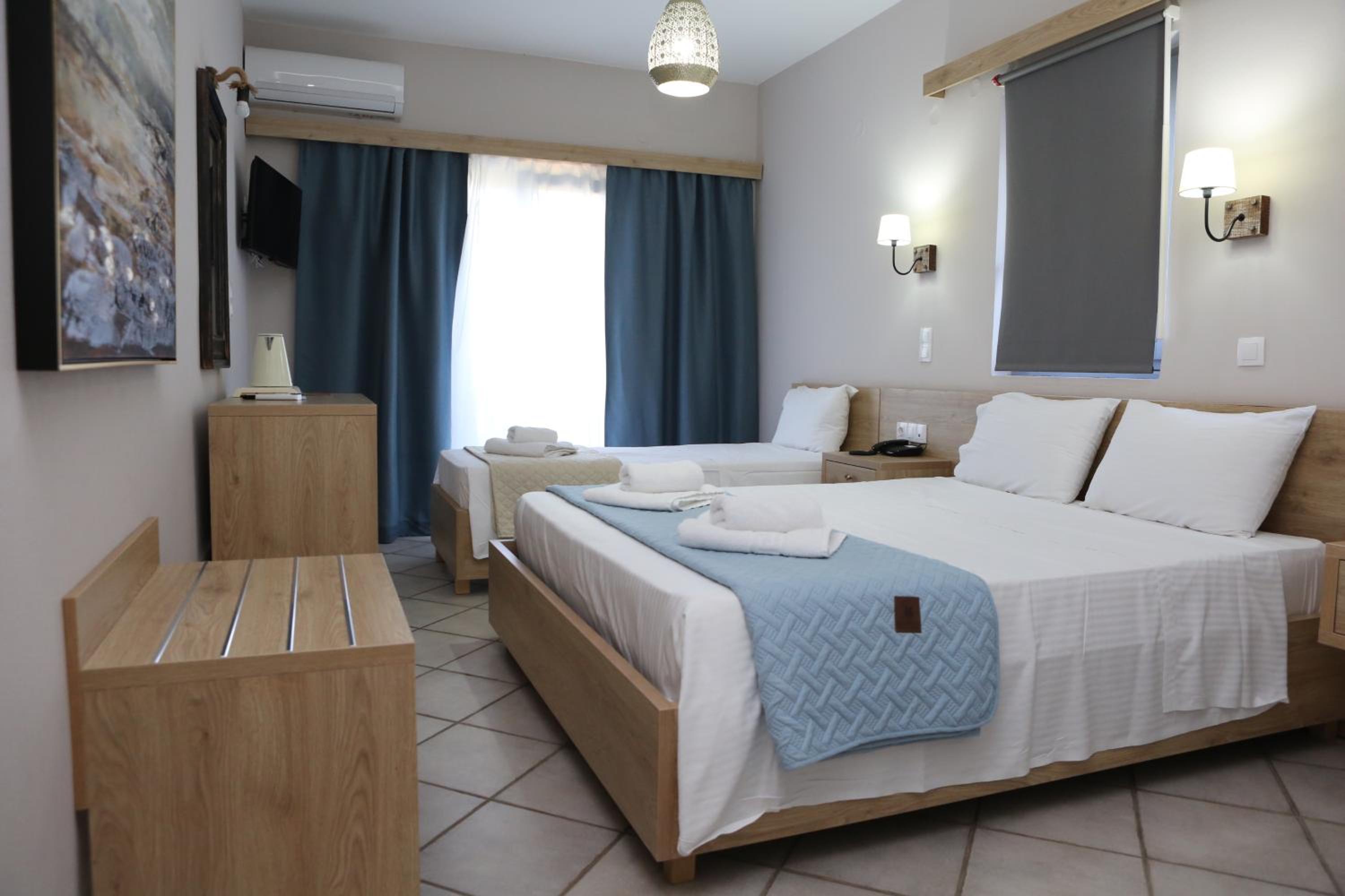 Triple Room with Garden View