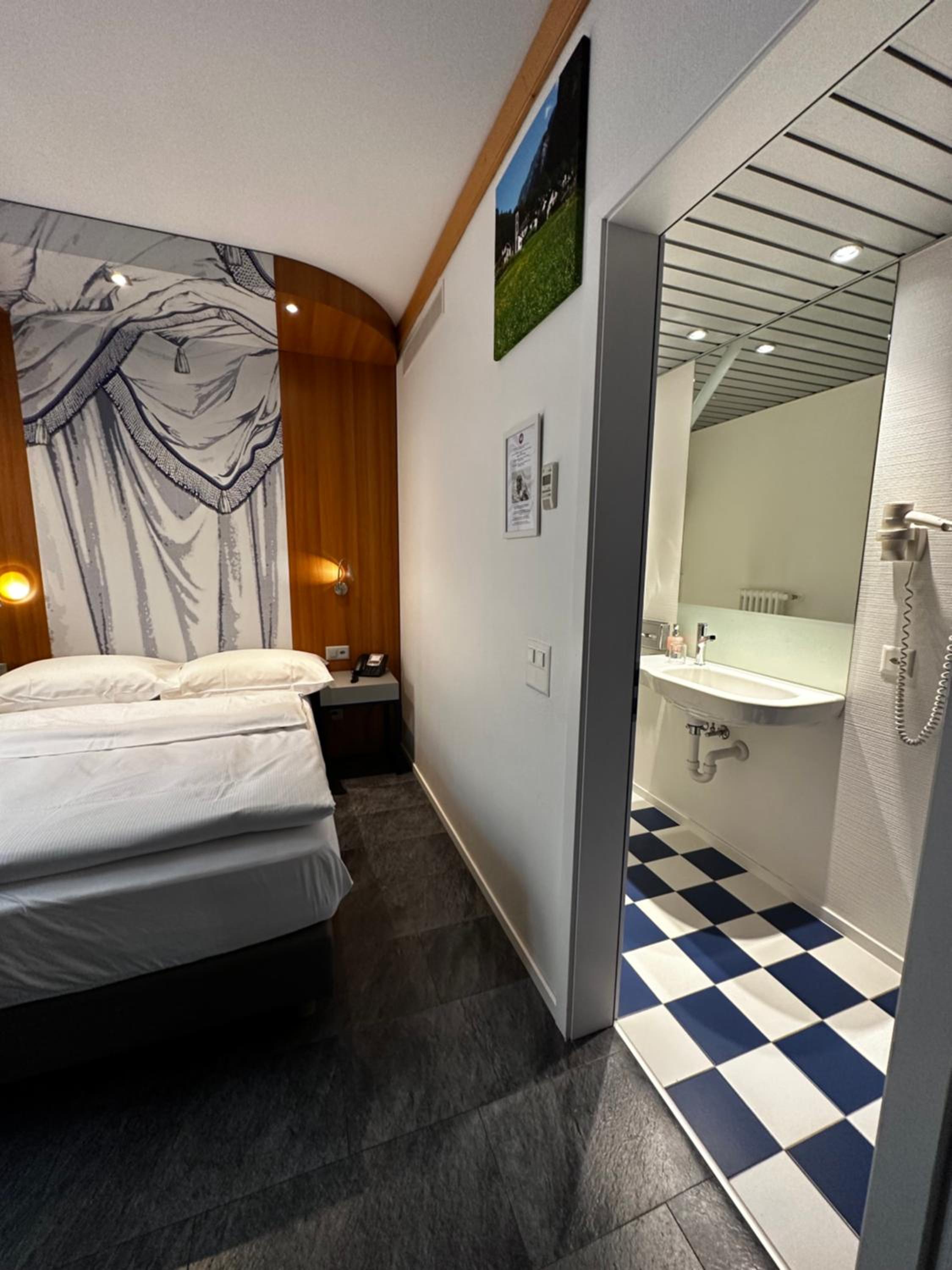 Budget Single Room with Courtyard View photo 3
