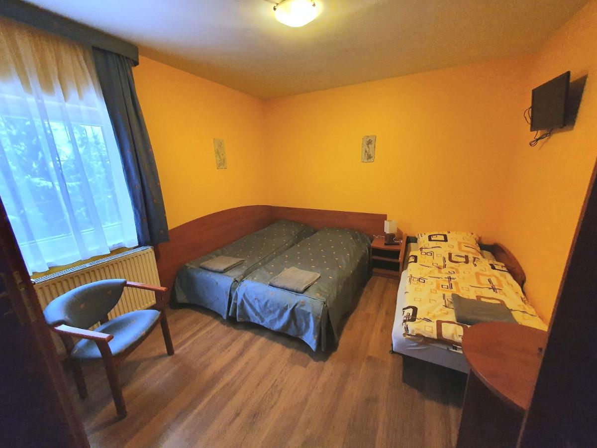 Triple Room with Private Bathroom - Photo 1