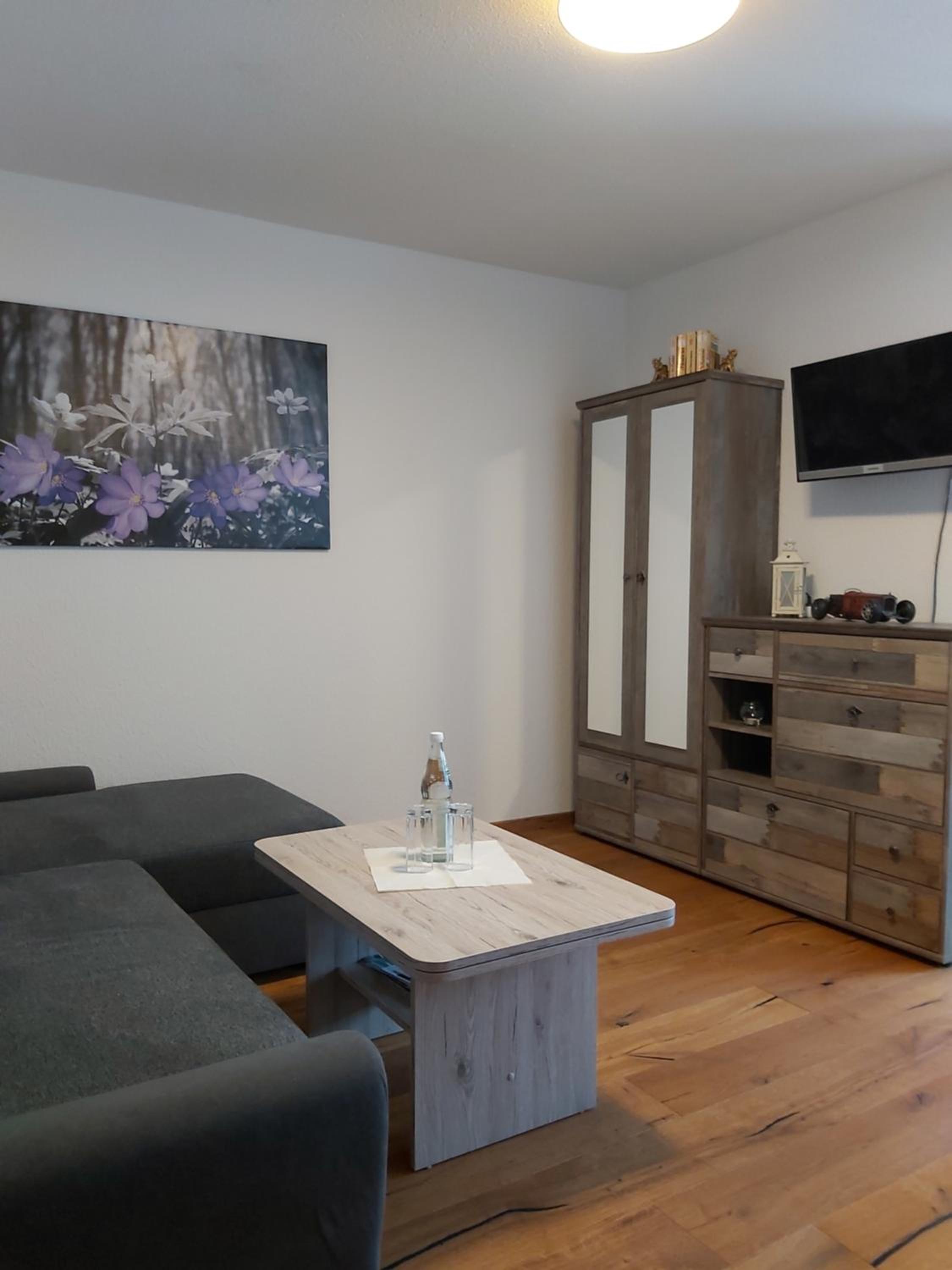 One-Bedroom Apartment photo 1