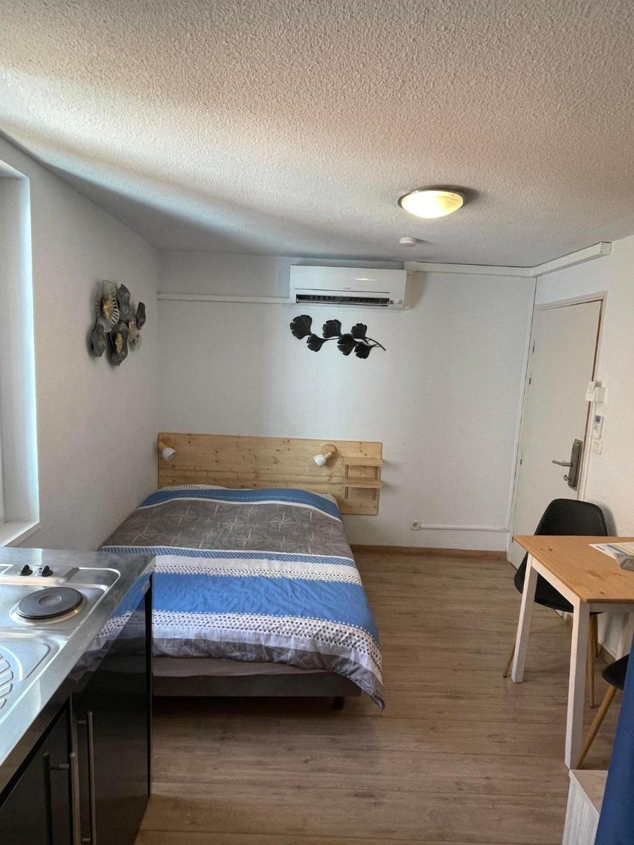 Studio Apartment photo 3