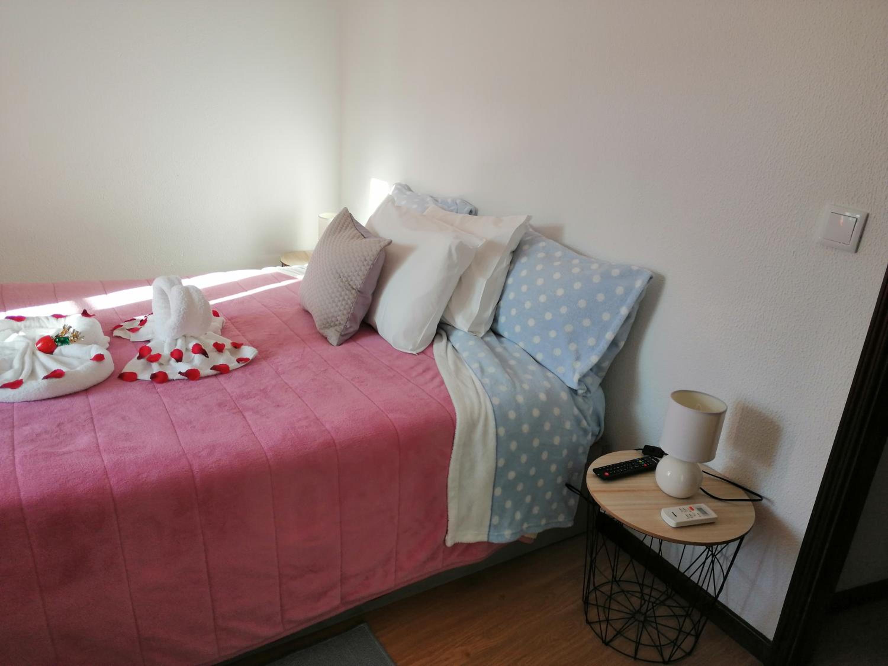 Two-Bedroom House - Photo 4