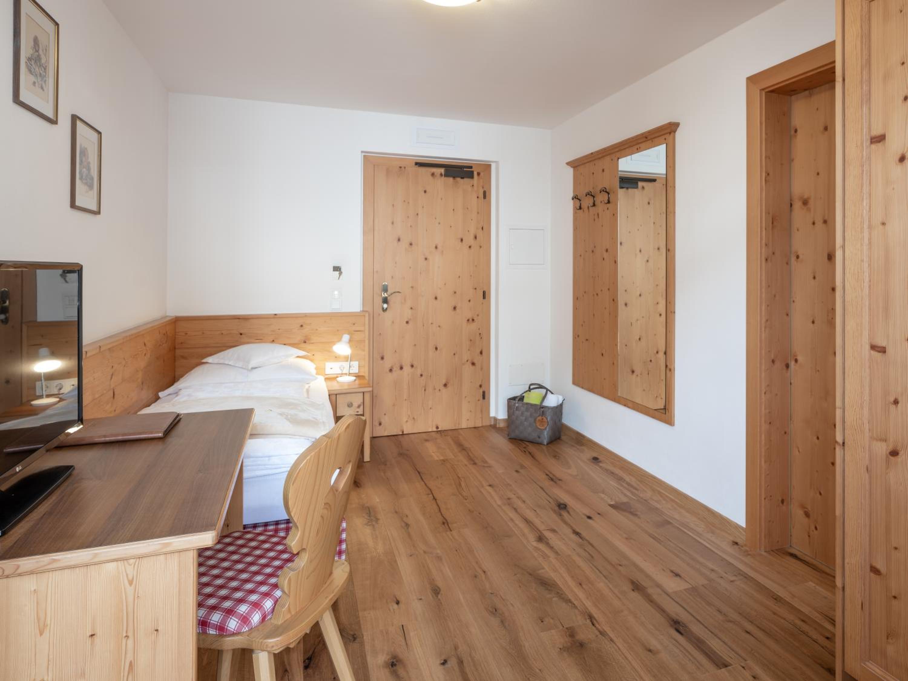 Single Room photo 3