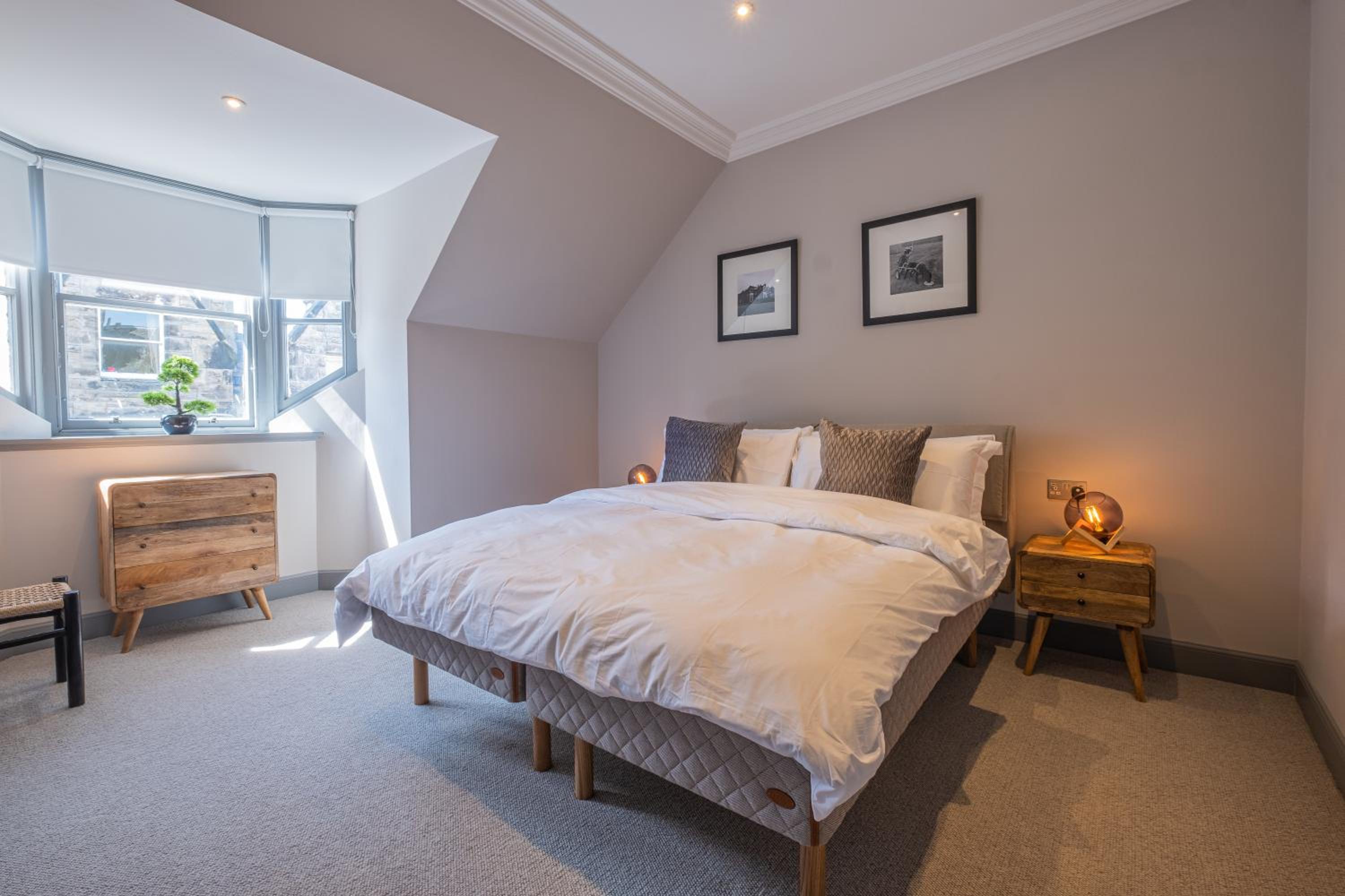 Double or Twin Room with City View photo 3