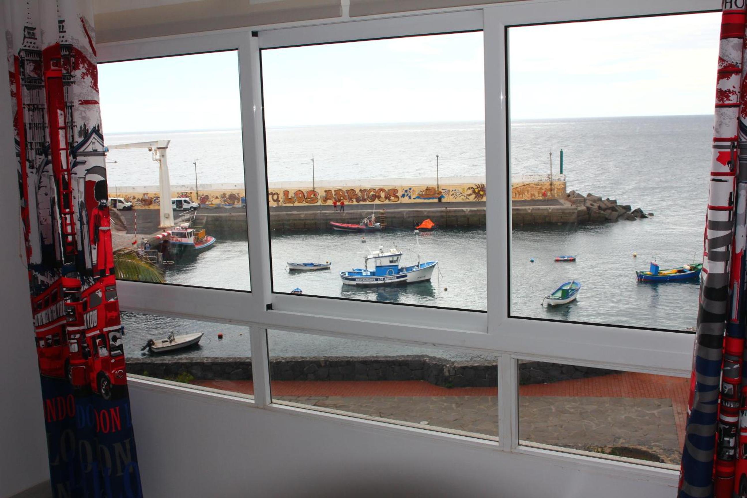 Studio Apartment with Sea View photo 3