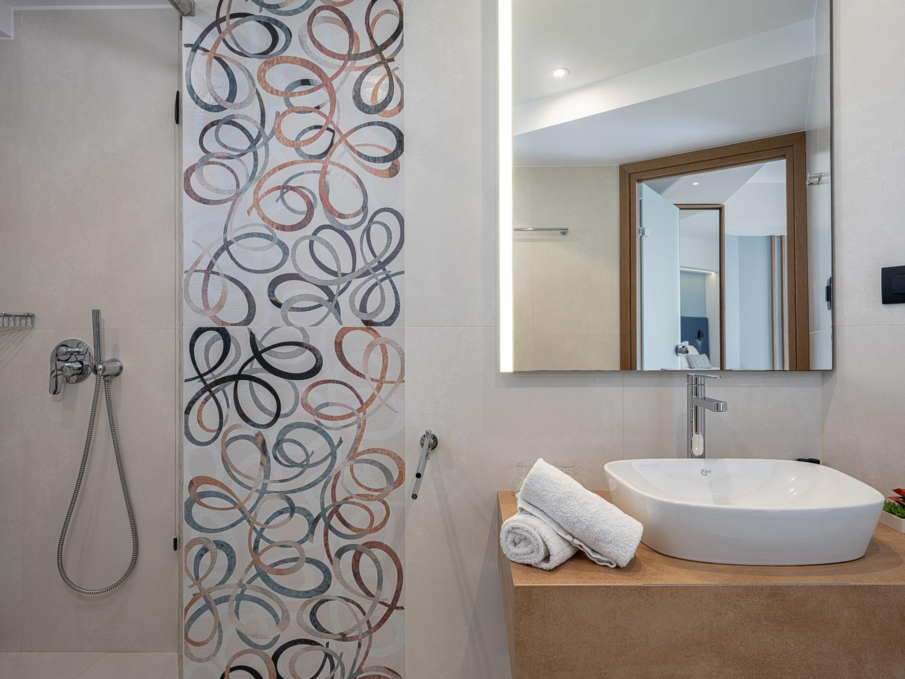 Double or Twin Room - Disability Access - Photo 10