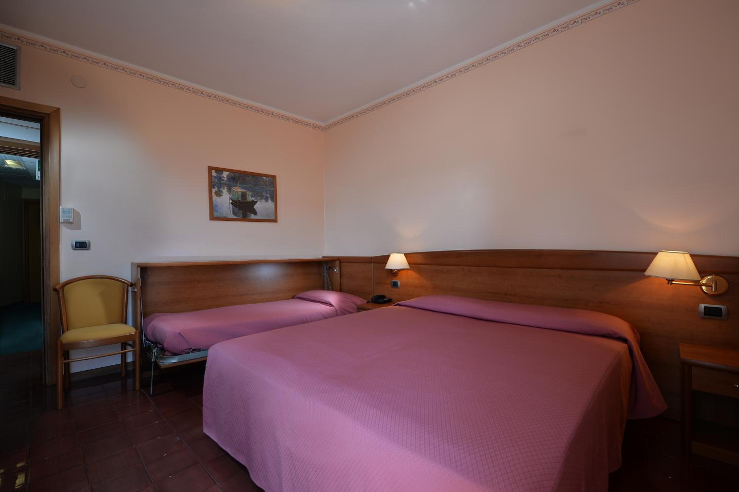Triple Room - Photo 2