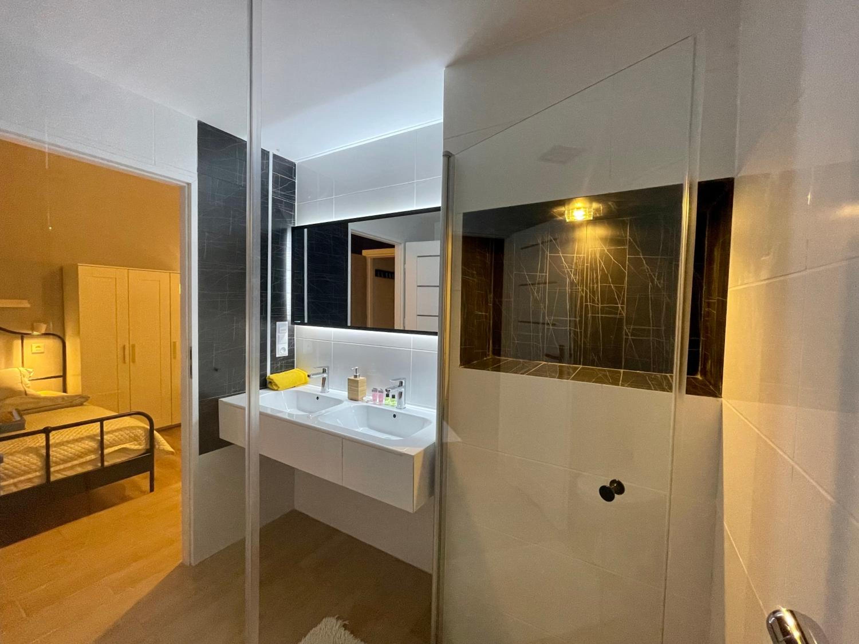 Studio Apartment with kitchenette photo 2