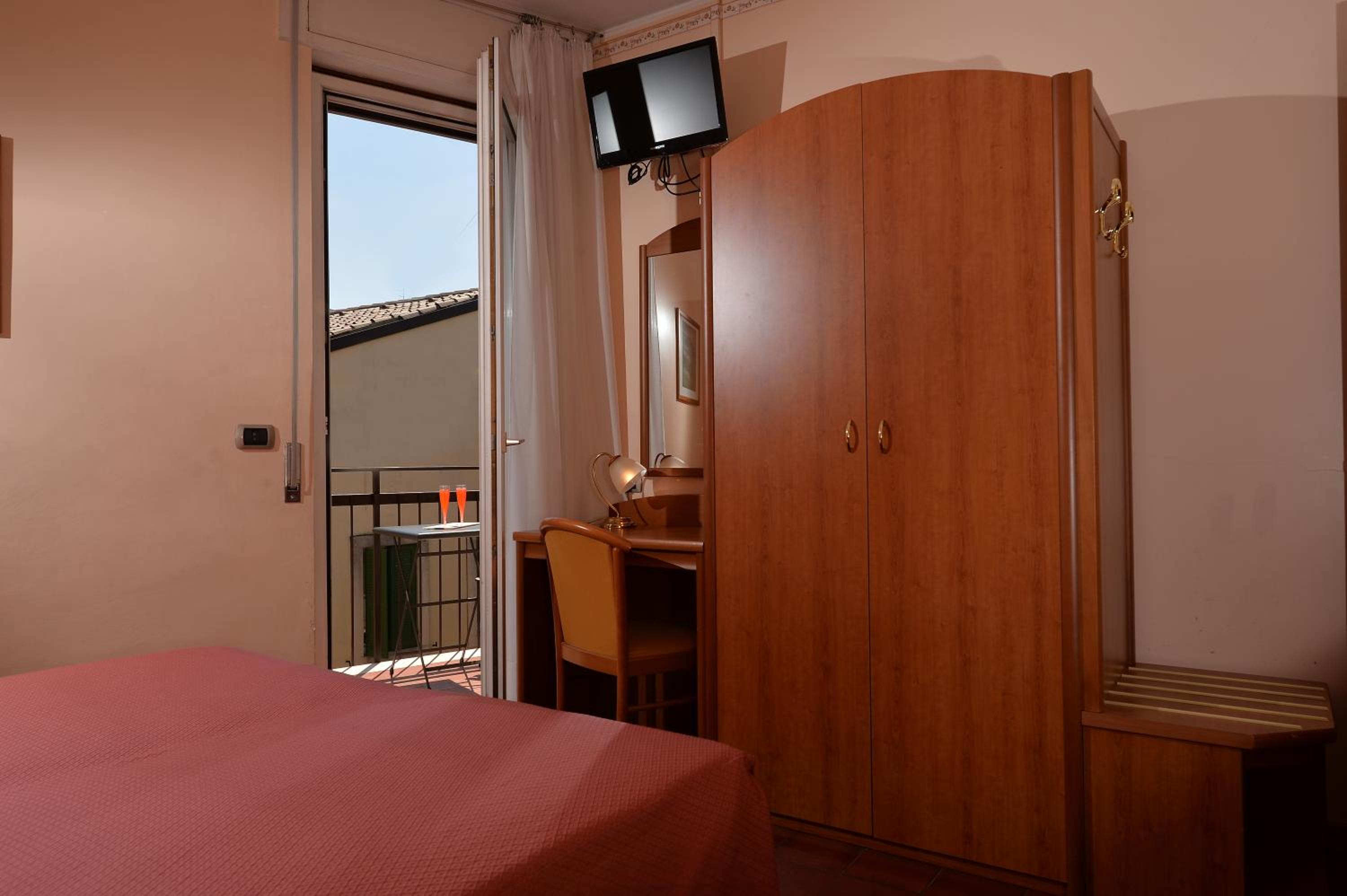 Triple Room - Photo 3