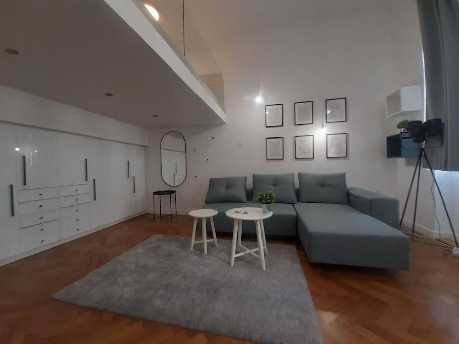 Studio Apartment with One Double Bed