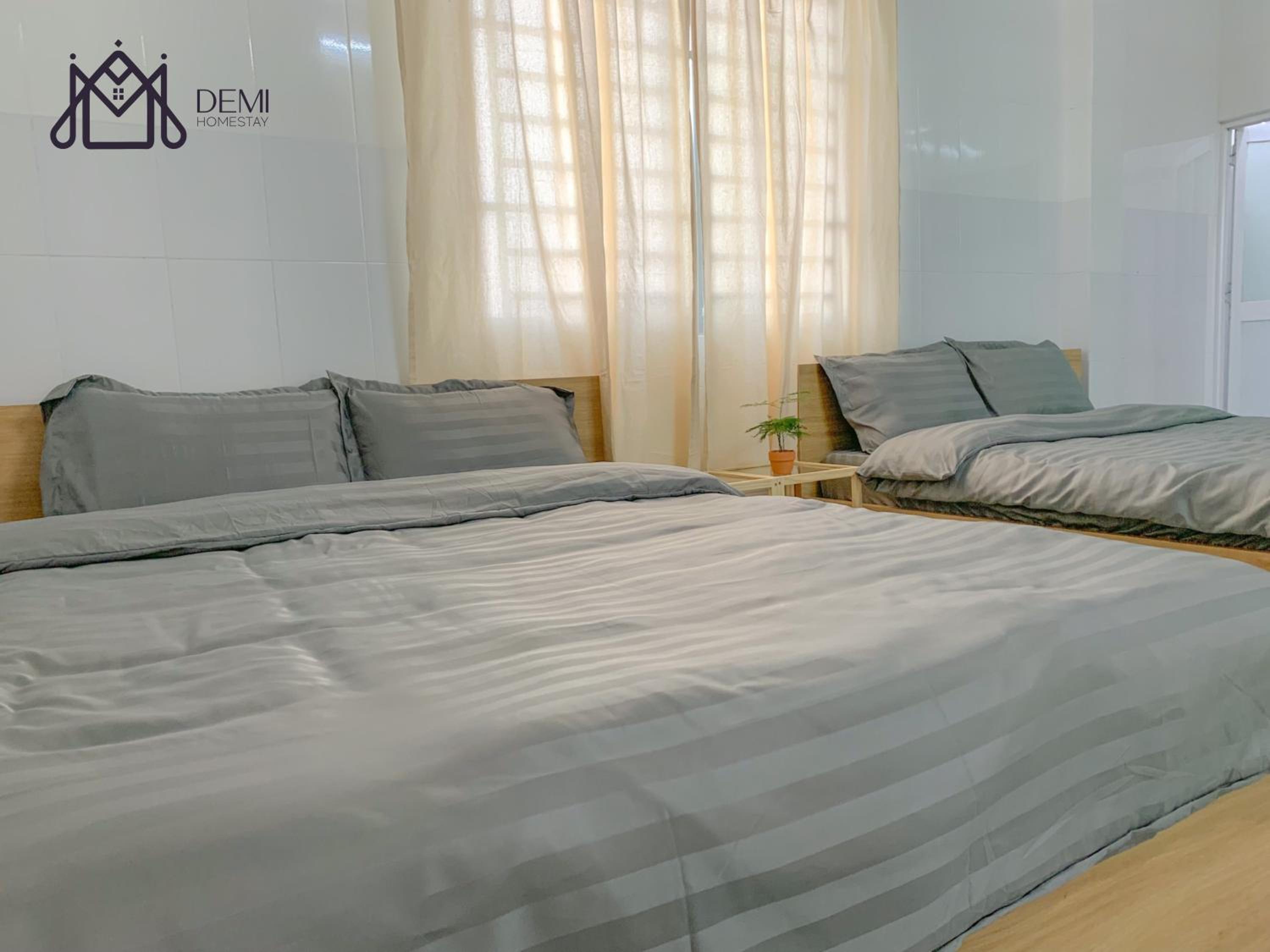 Standard Queen Room With Two Queen Beds photo 3