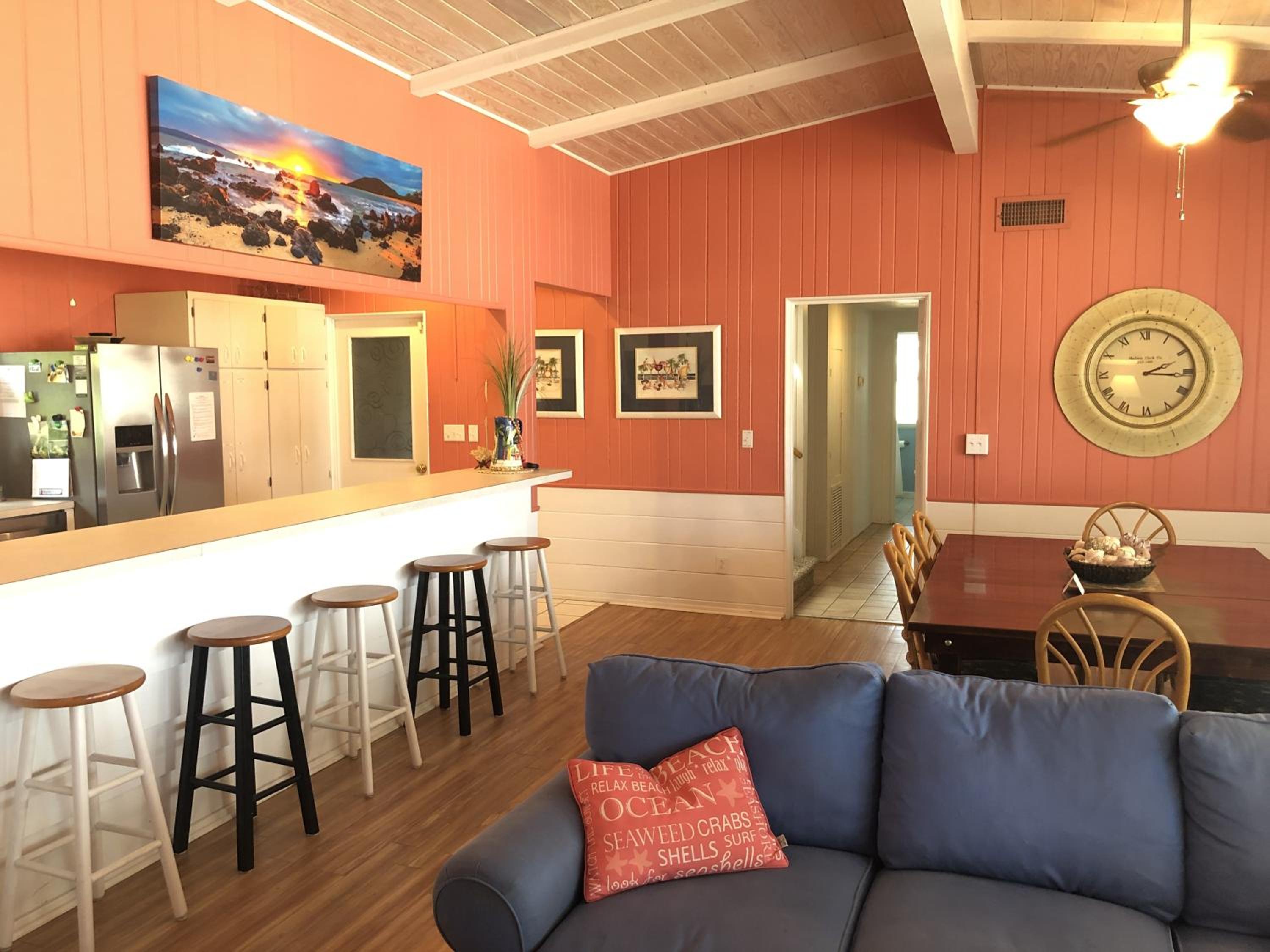 Five-Bedroom House photo 1