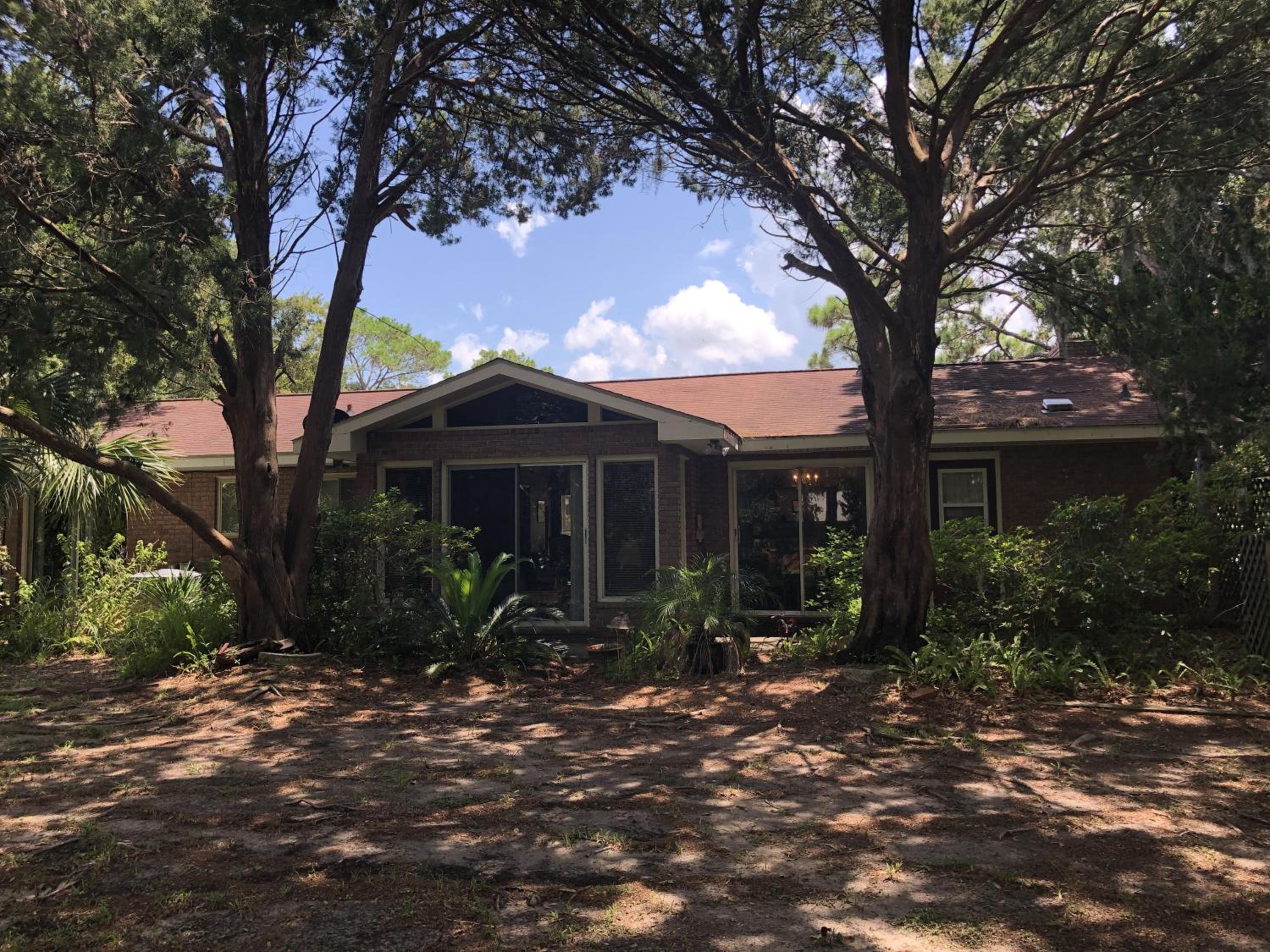 Three-Bedroom House photo 2