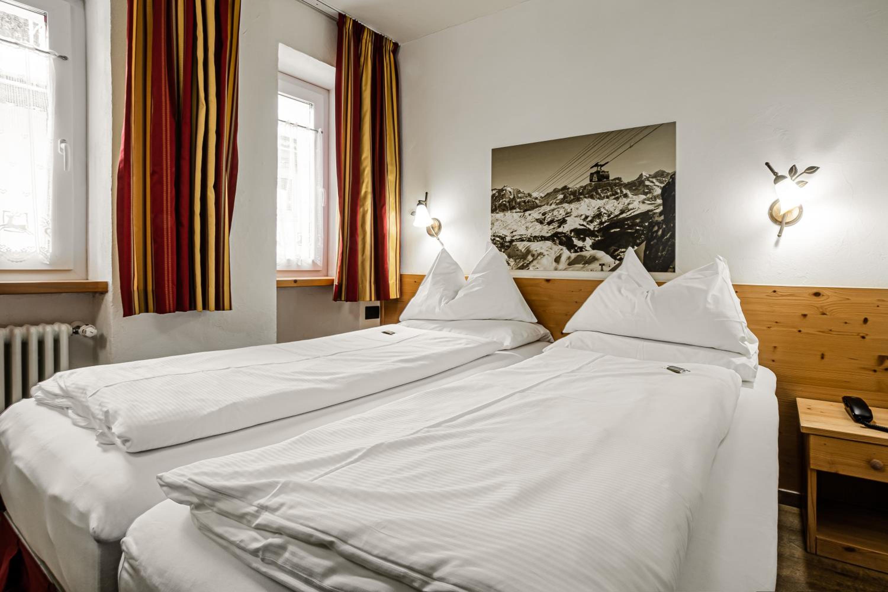 Small Double or Twin Room photo 2
