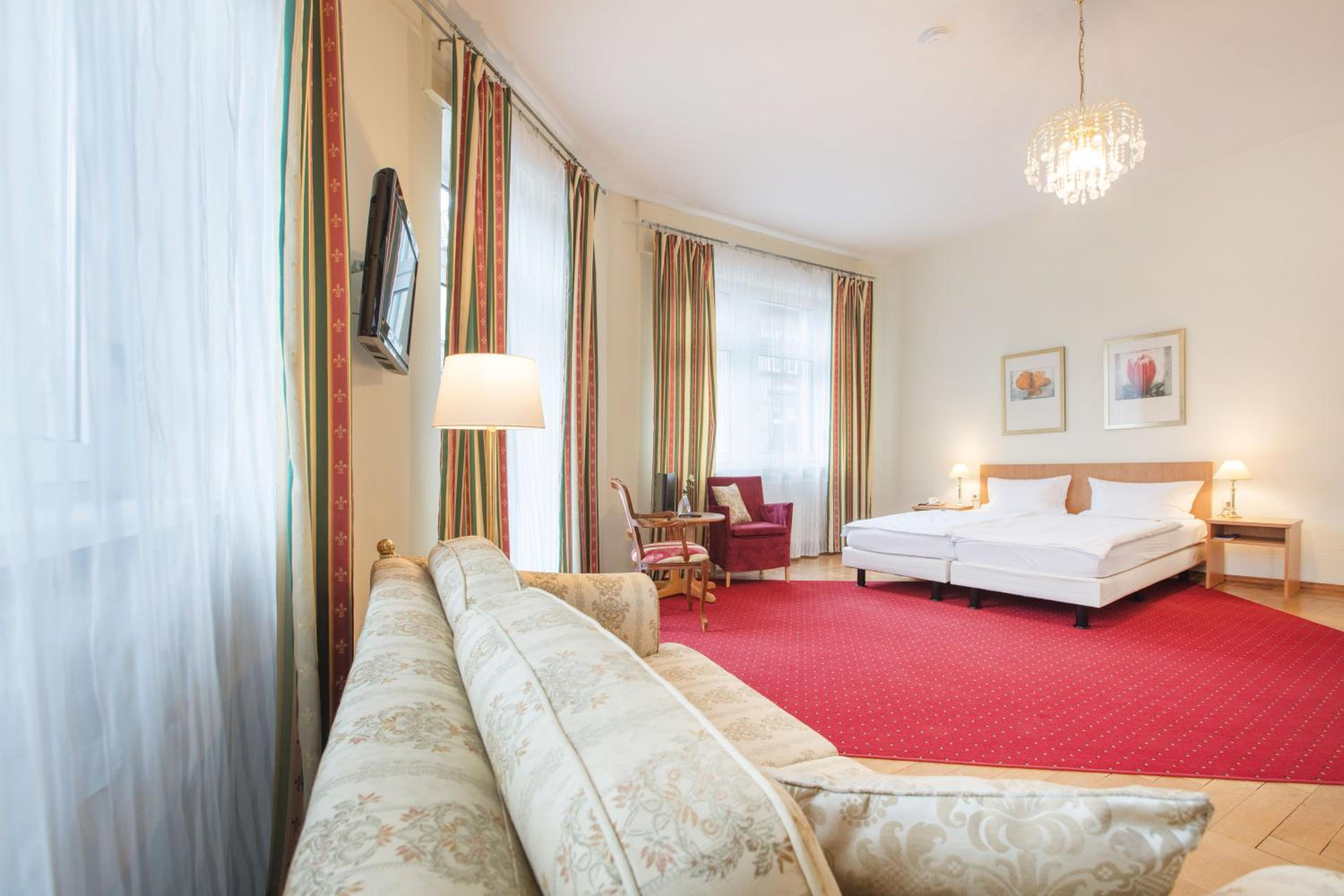 Double Room - Photo 11