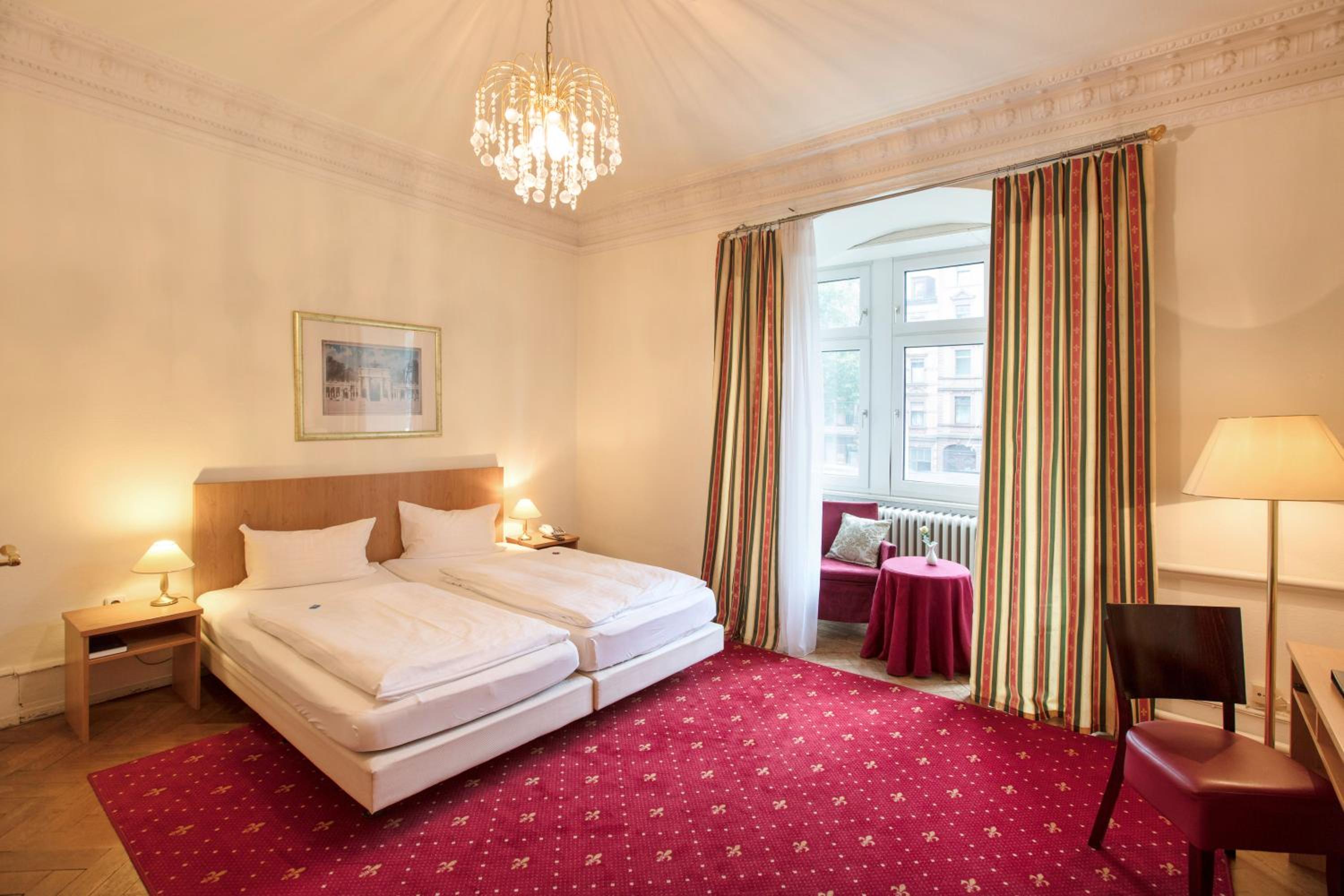 Double Room - Photo 3