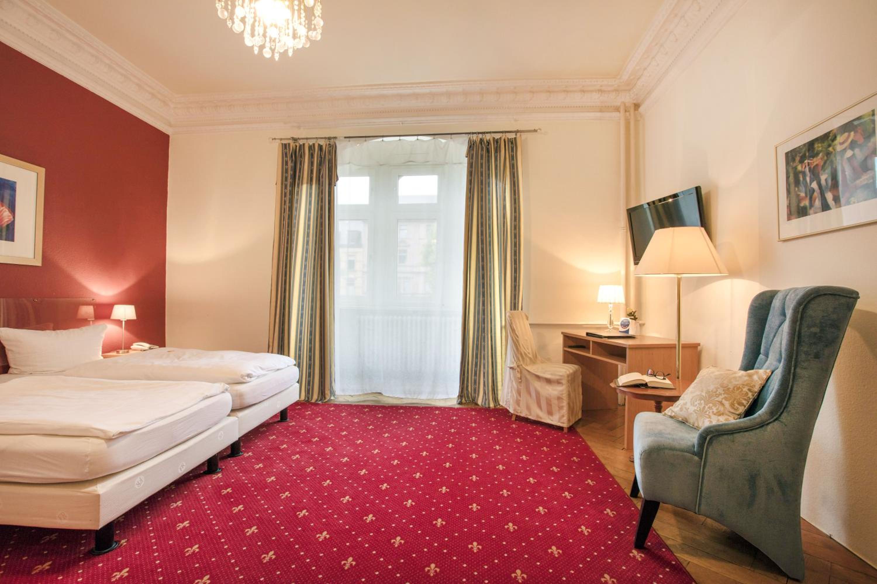 Double Room - Photo 10
