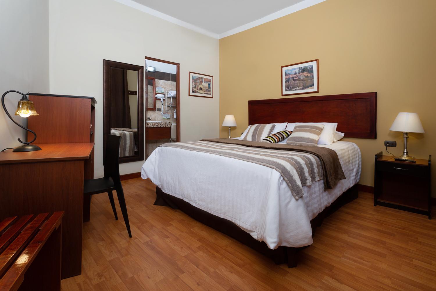 Queen Room photo 1