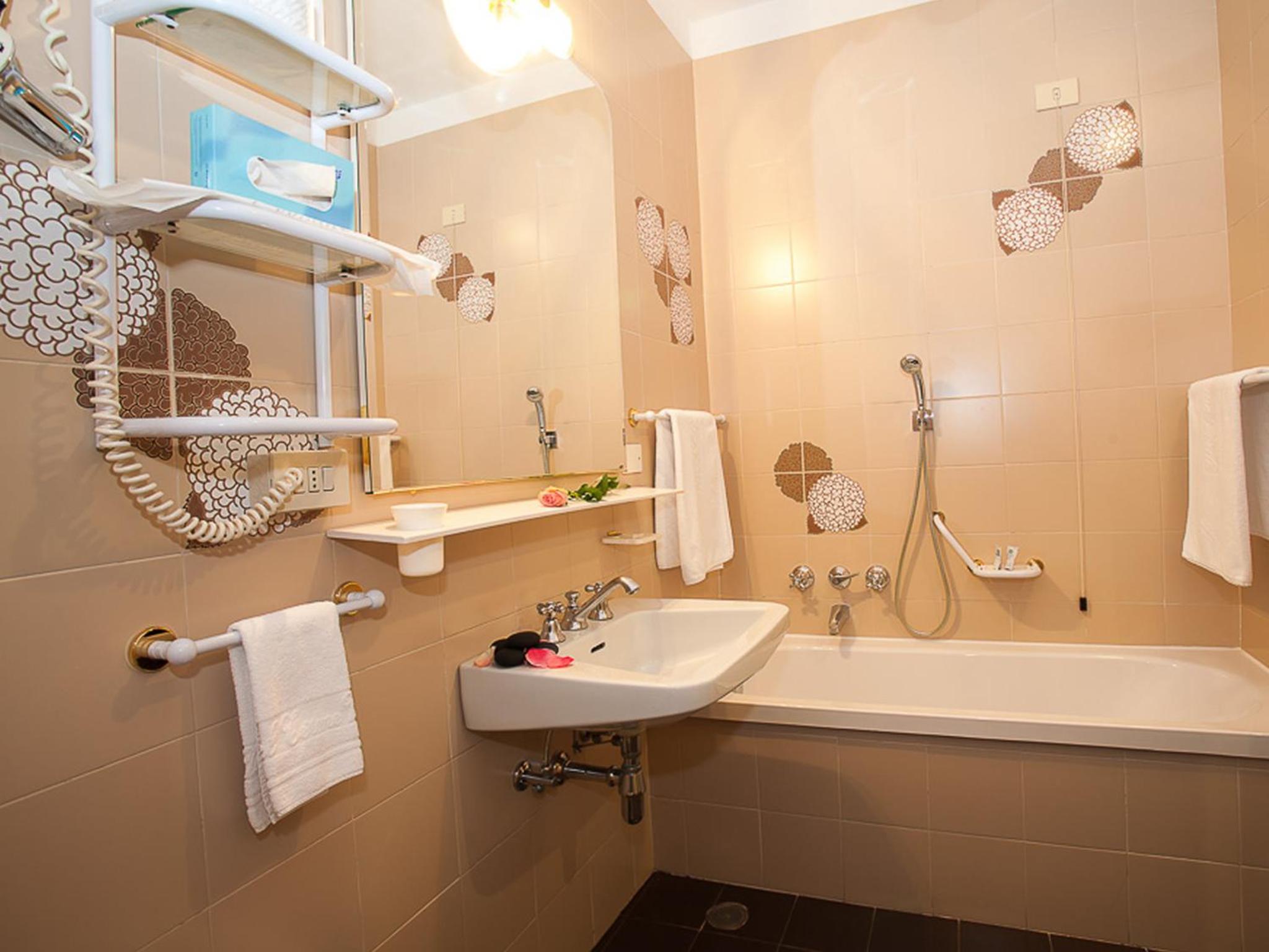 Single Room photo 2