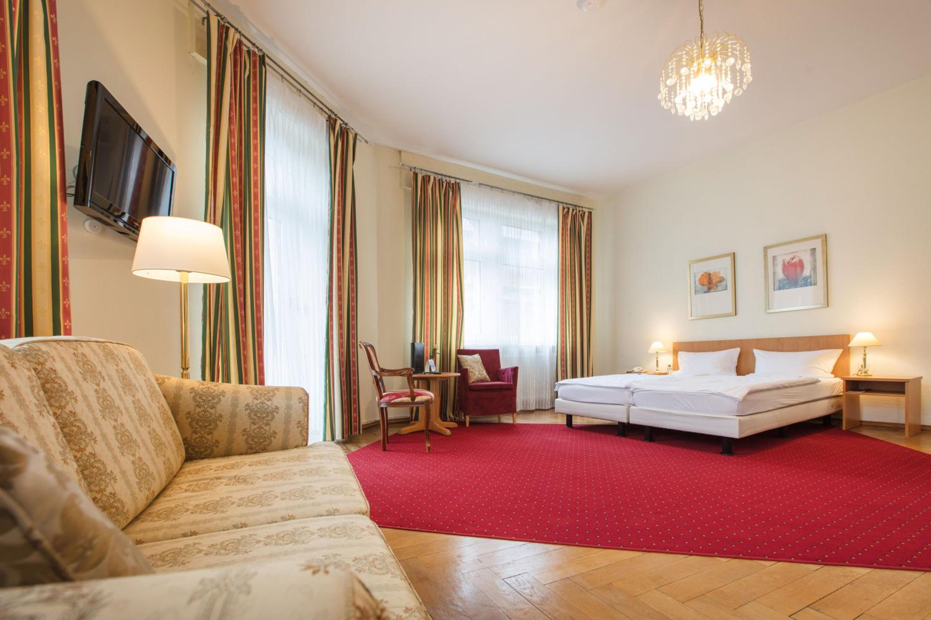 Double Room - Photo 15