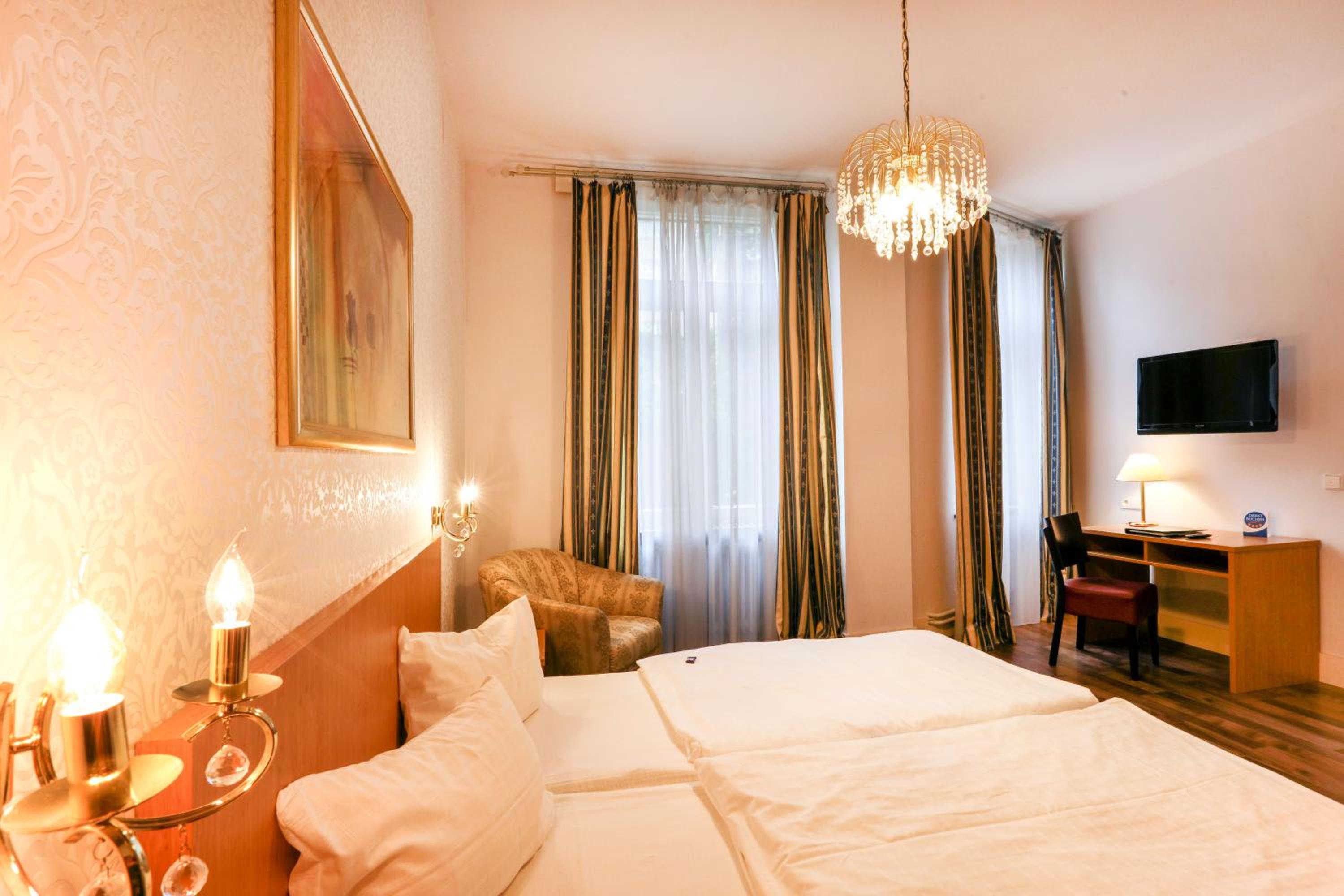 Double Room - Photo 1