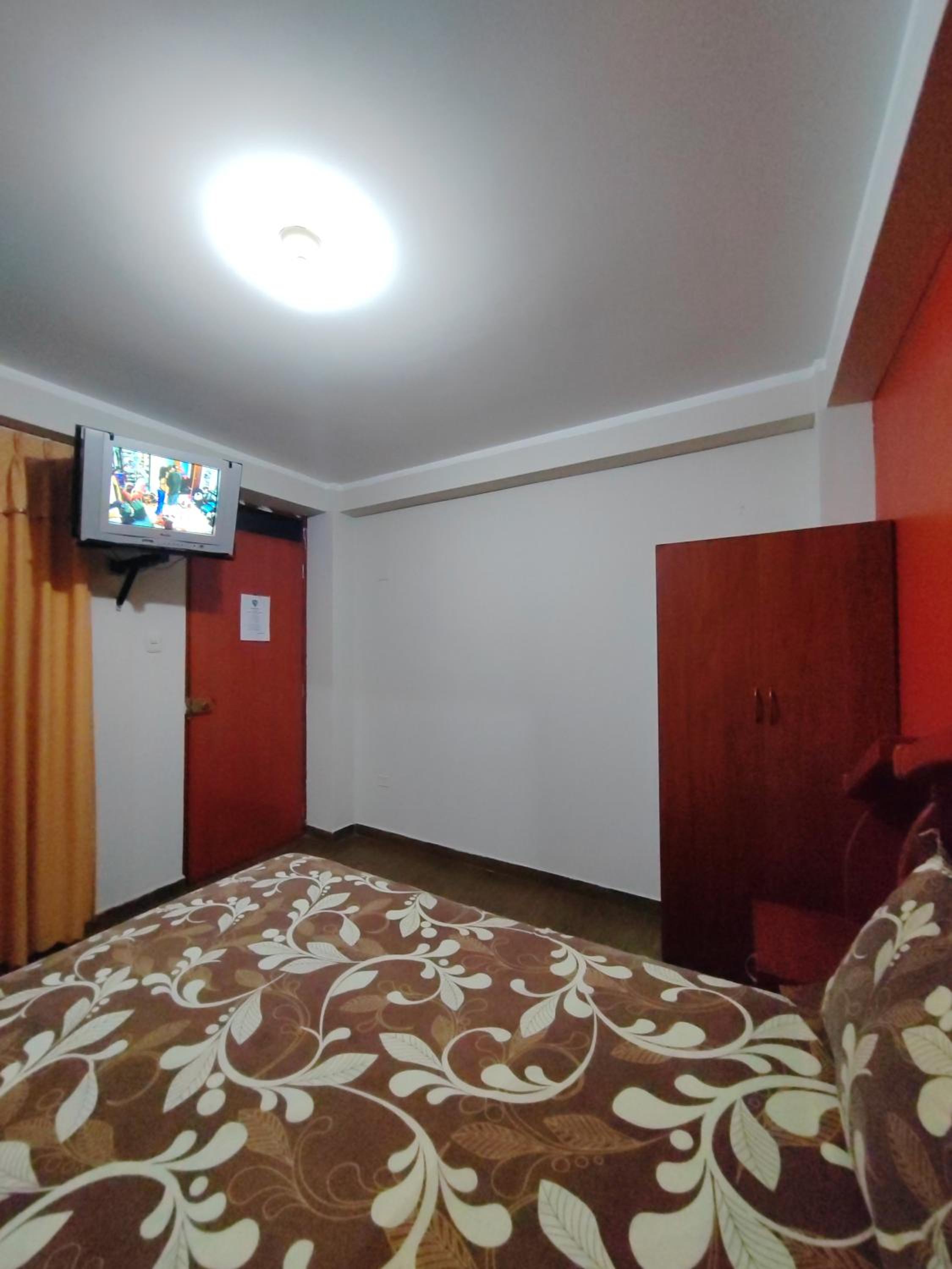 Double Room with Shared Bathroom photo 3