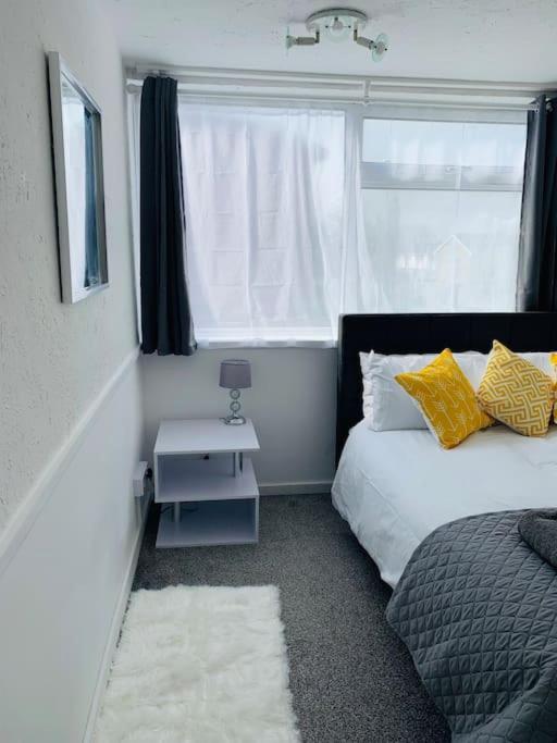Two-Bedroom Apartment photo 2