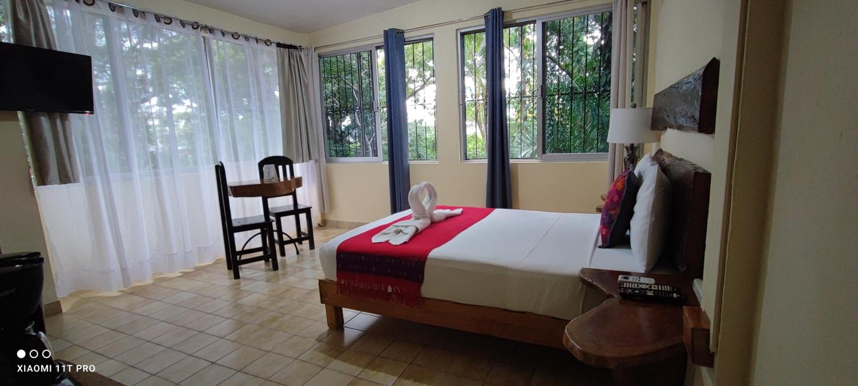 Double Room with Garden View - Photo 6