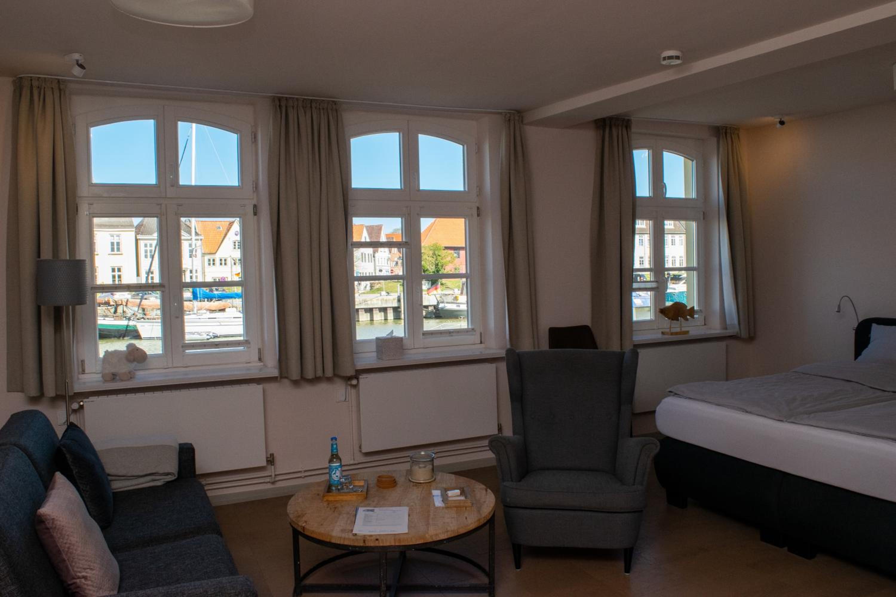 Deluxe Double Room with Shower photo 1