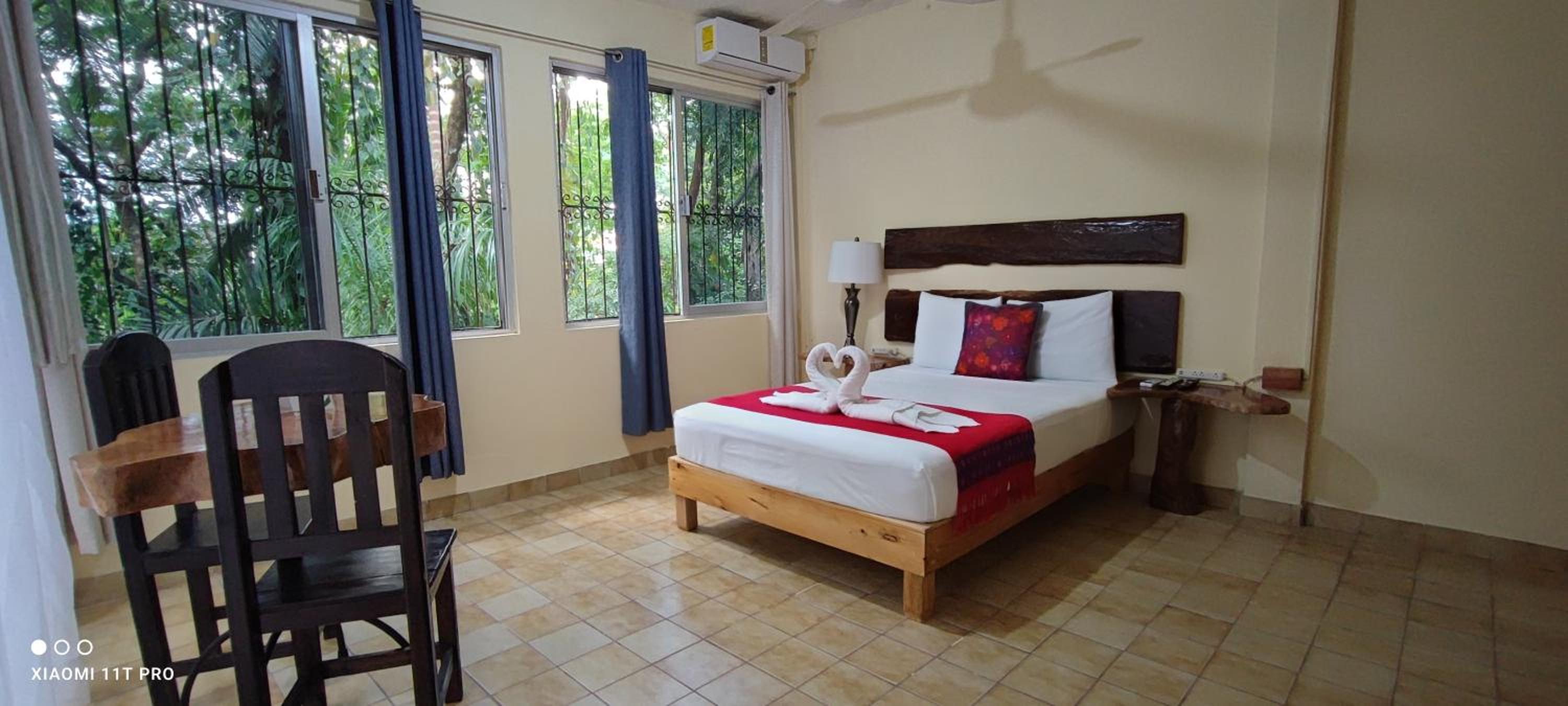 Double Room with Garden View - Photo 3