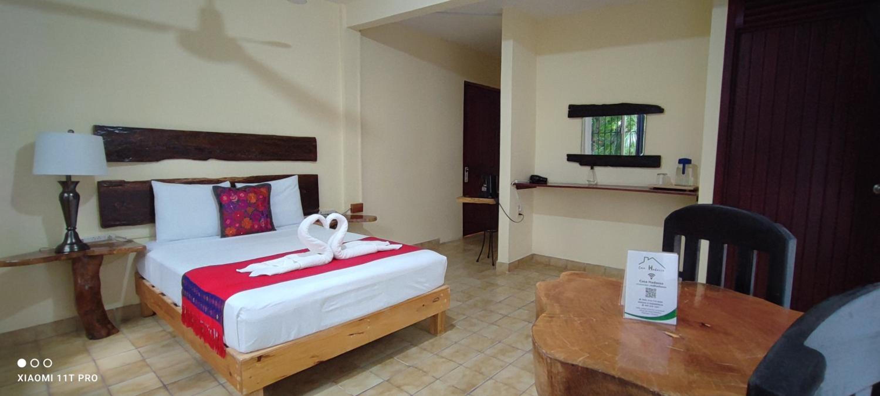 Double Room with Garden View - Photo 10