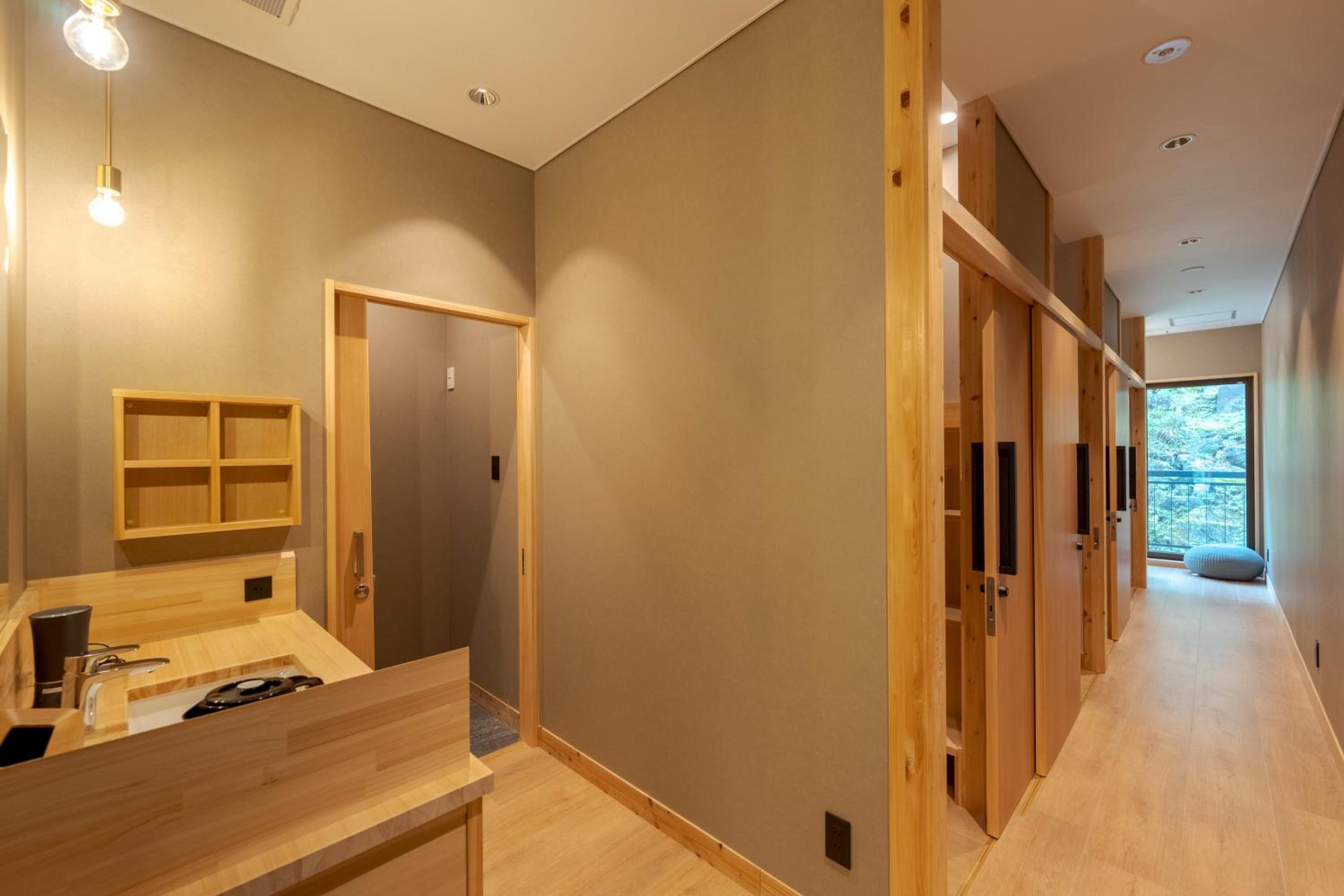 Standard Quadruple Room - Photo 4