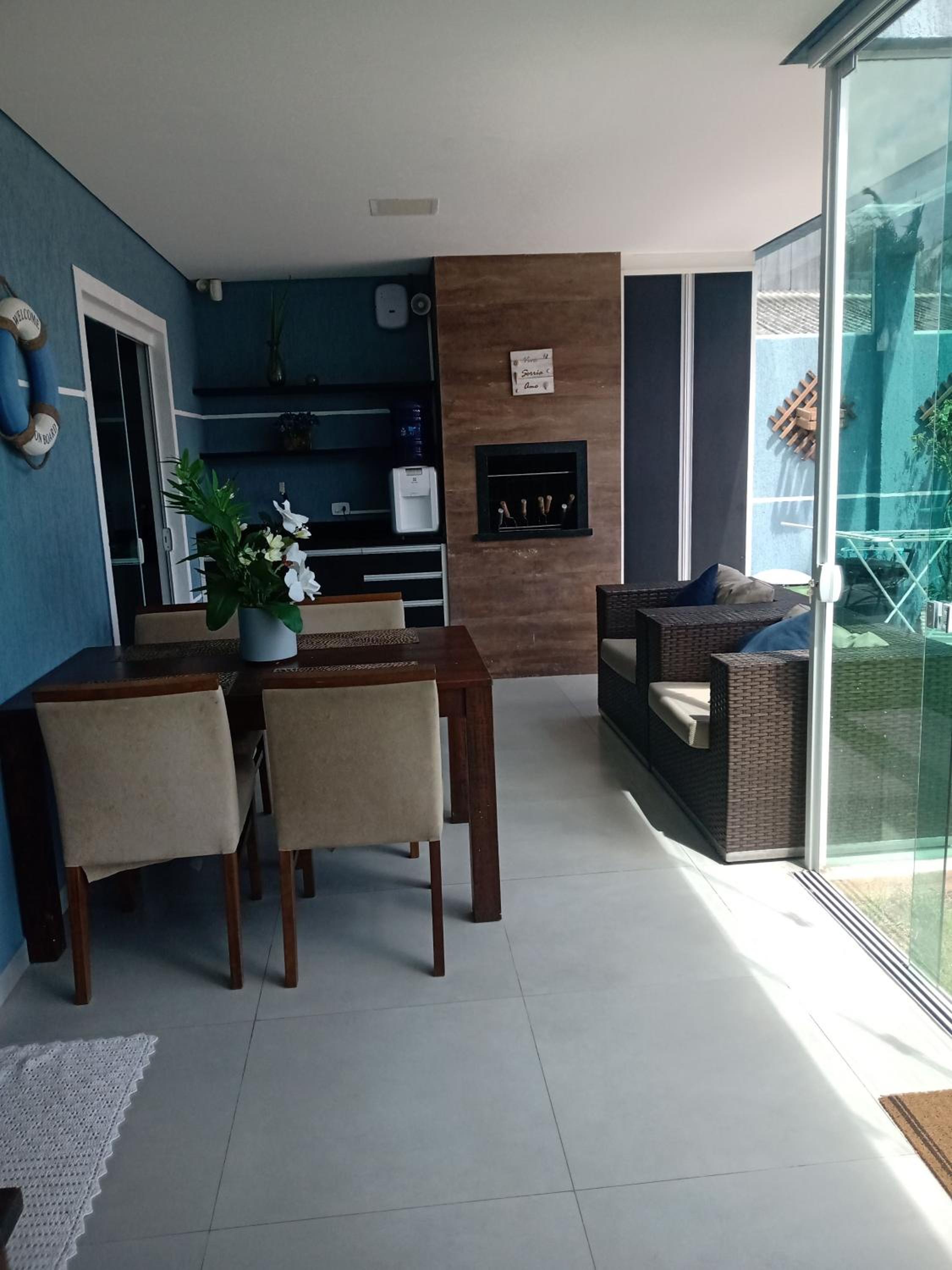 Three-Bedroom House photo 2
