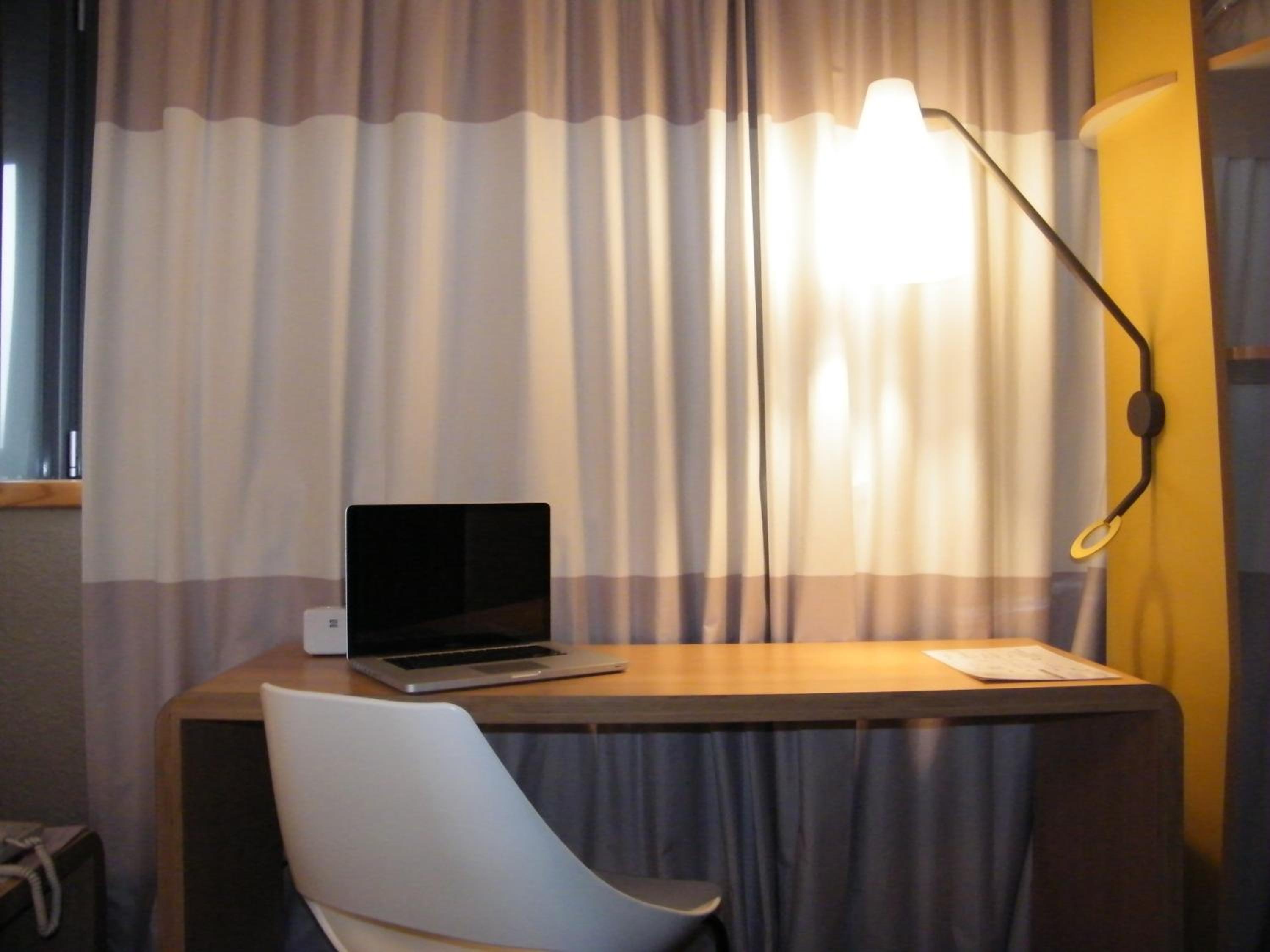 Standard Twin Room - Photo 4