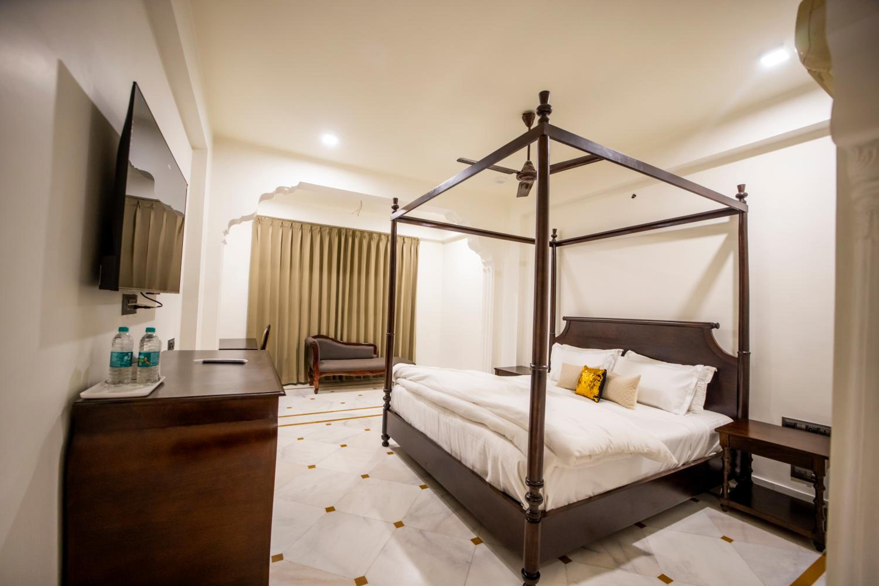 Deluxe Double or Twin Room - Photo 4