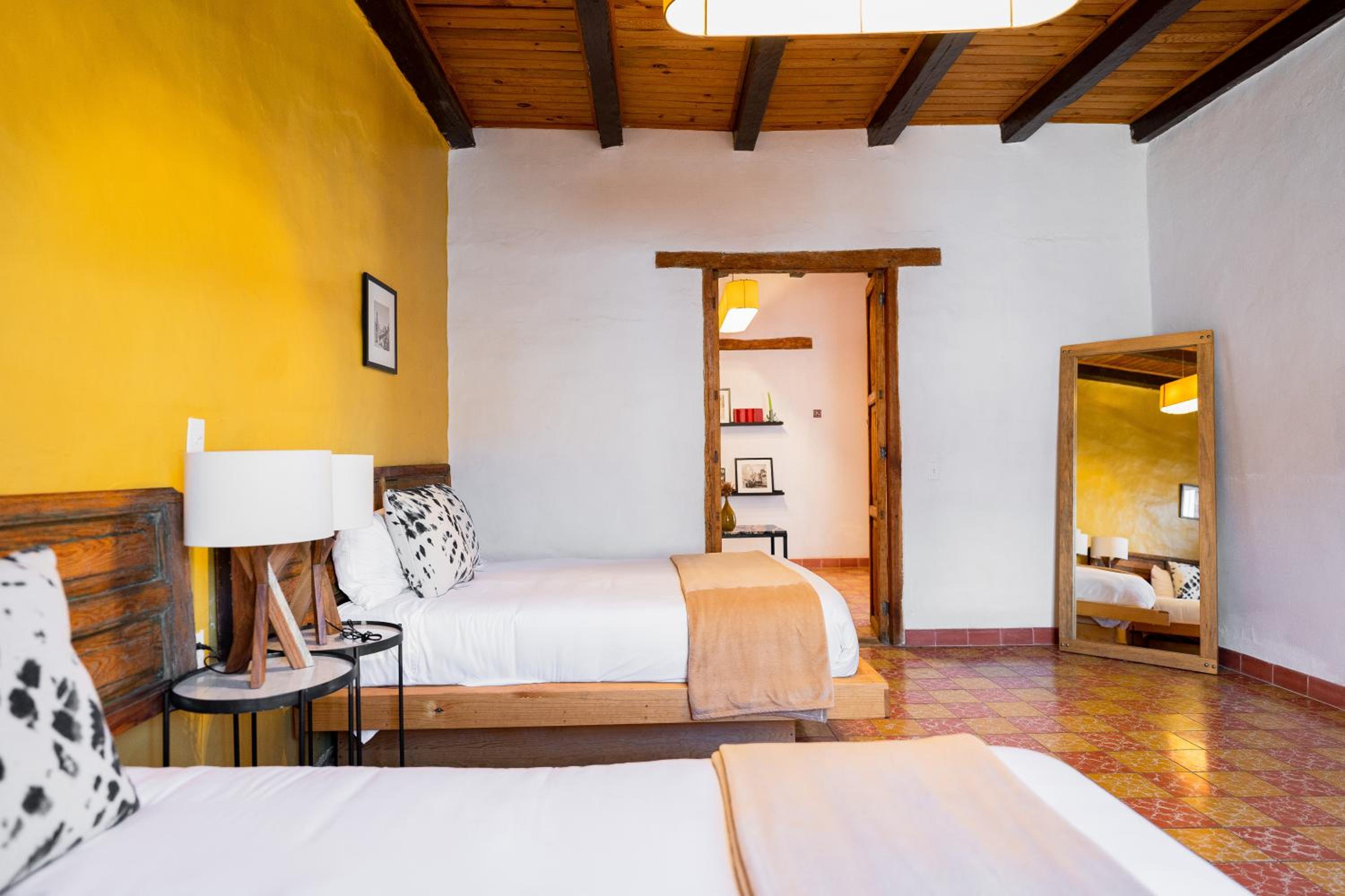 Premium Quadruple Room - Photo 9