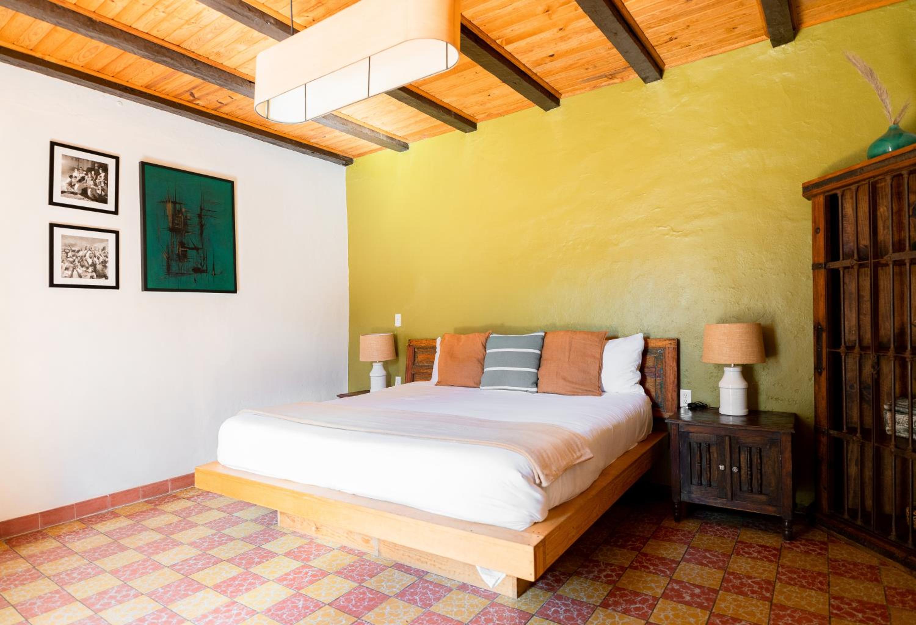 Standard King Room - Photo 3