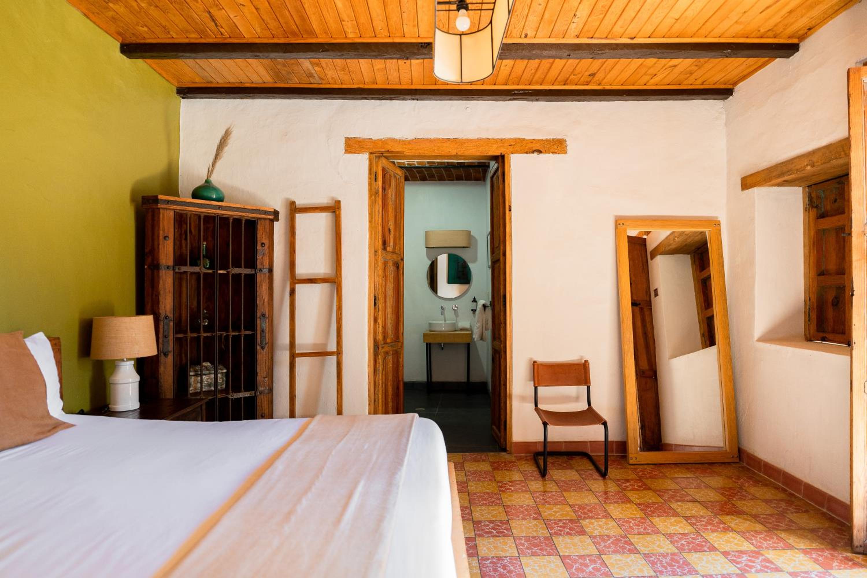 Standard King Room - Photo 1