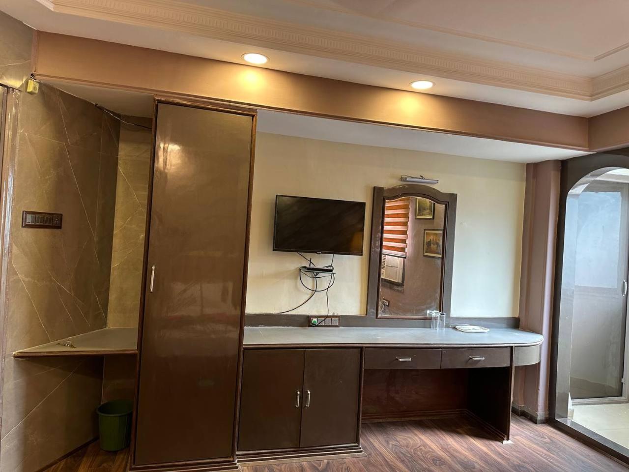 Deluxe Double or Twin Room - Photo 25
