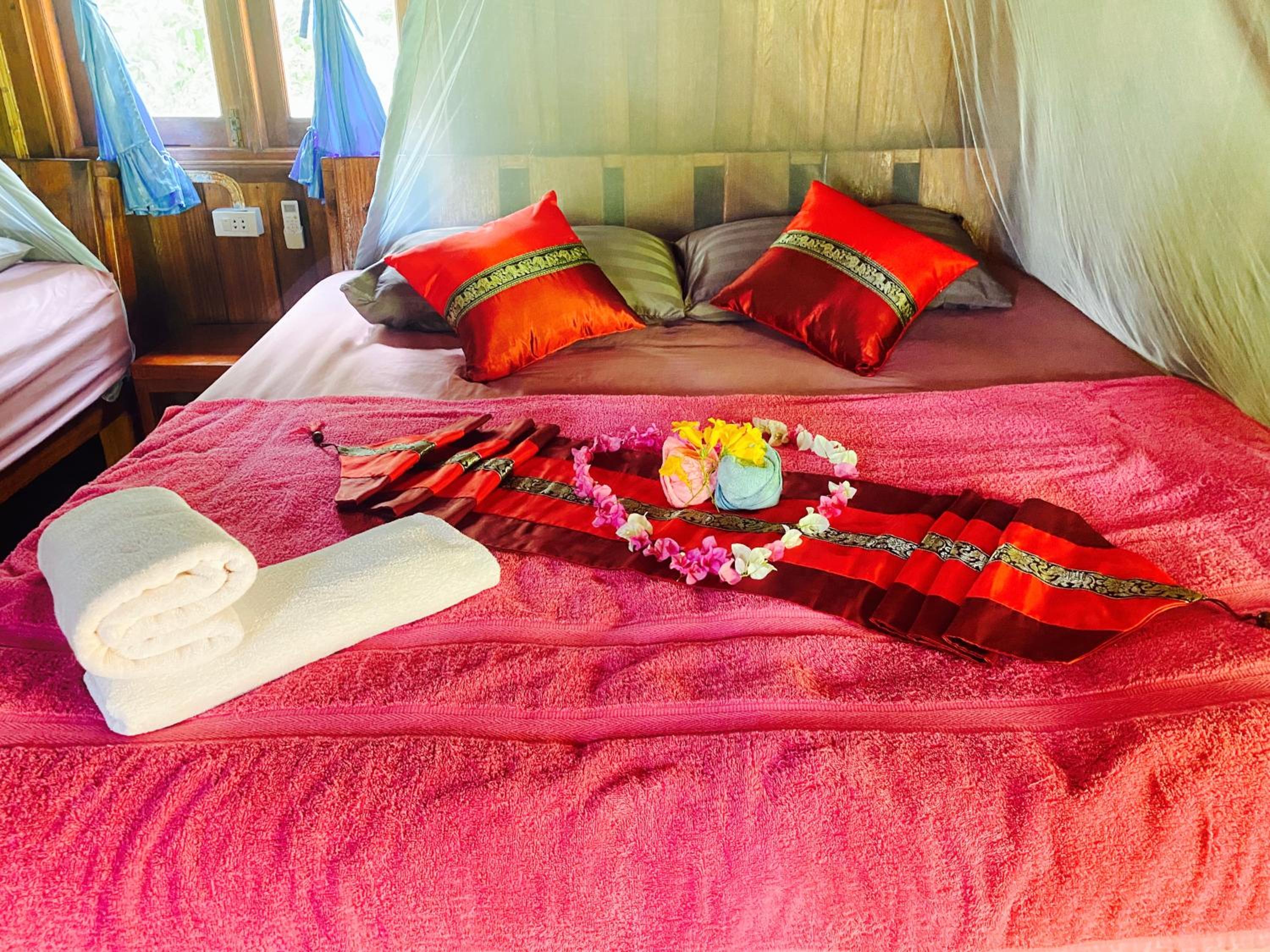 Standard Double or Twin Room with Garden View - Photo 3