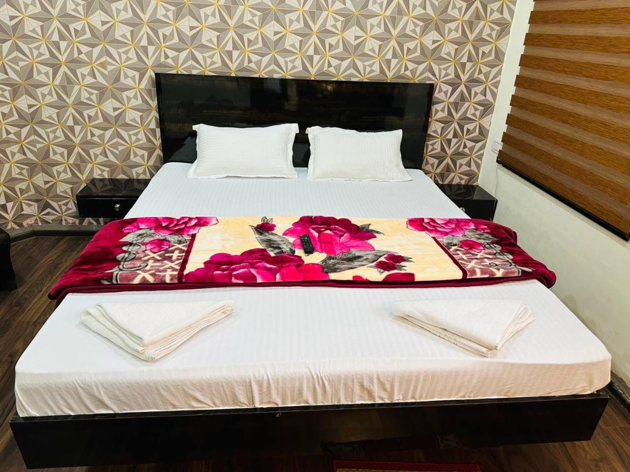 Deluxe Double or Twin Room - Photo 16